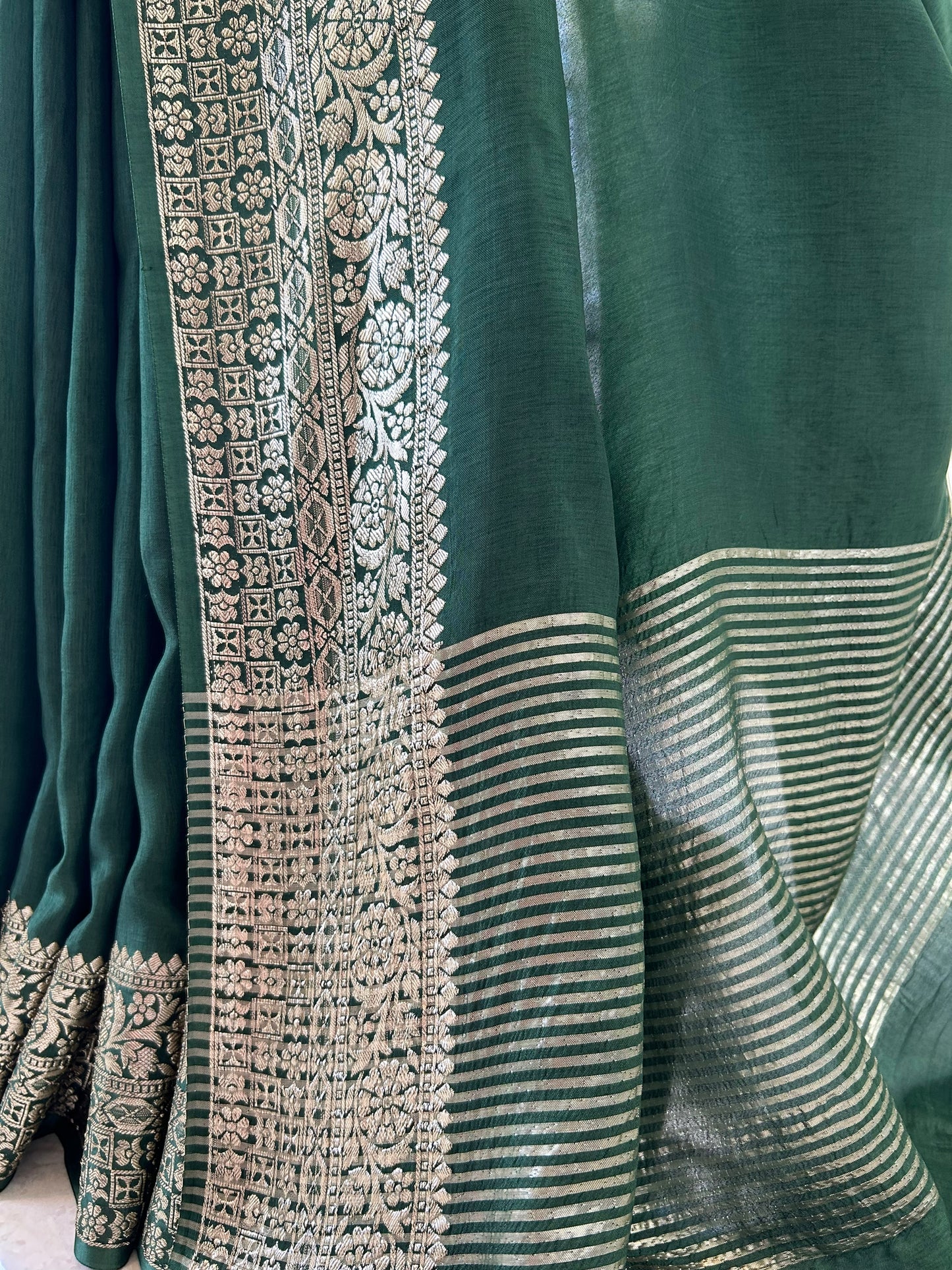 Dola silk saree - Bottle green