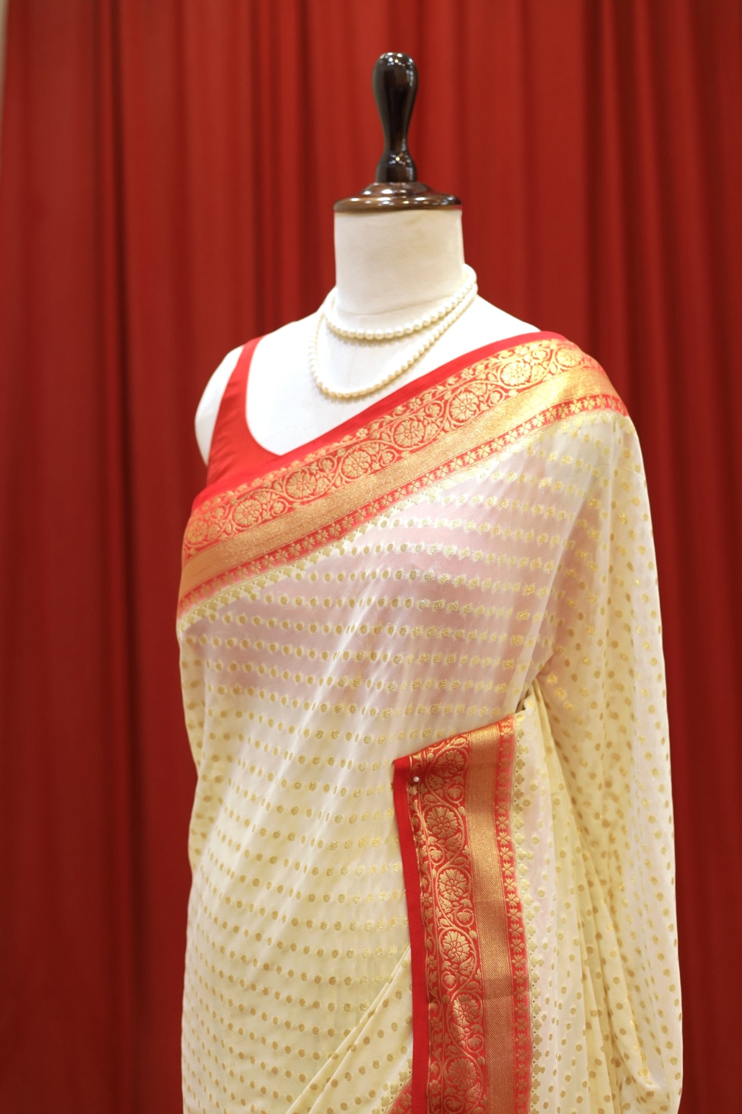 White red bengali saree