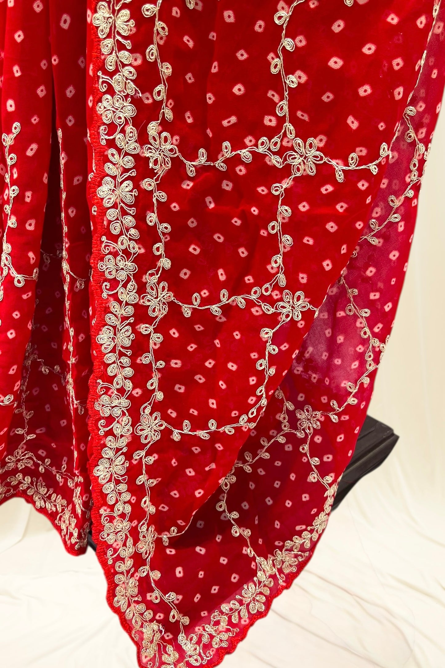 Georgette bandhani saree - Red checks