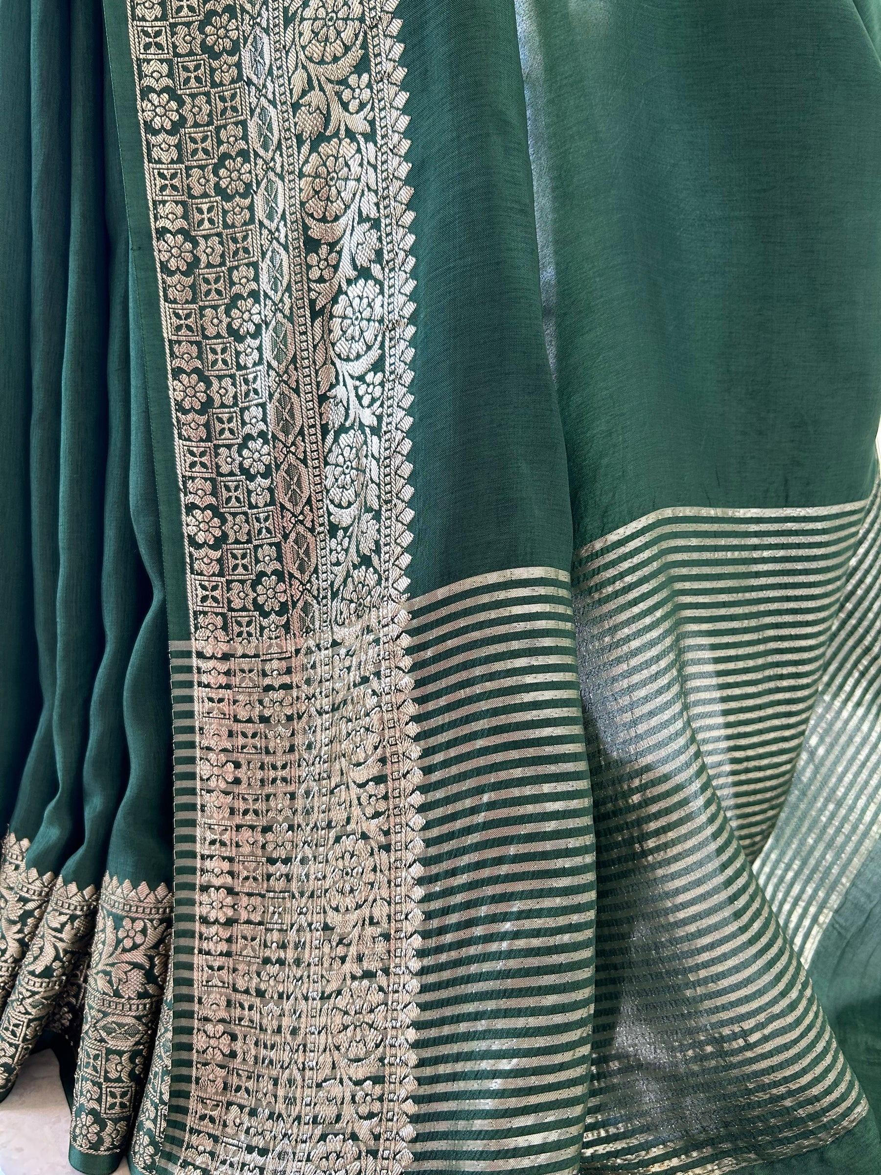 Dola silk saree - Bottle green