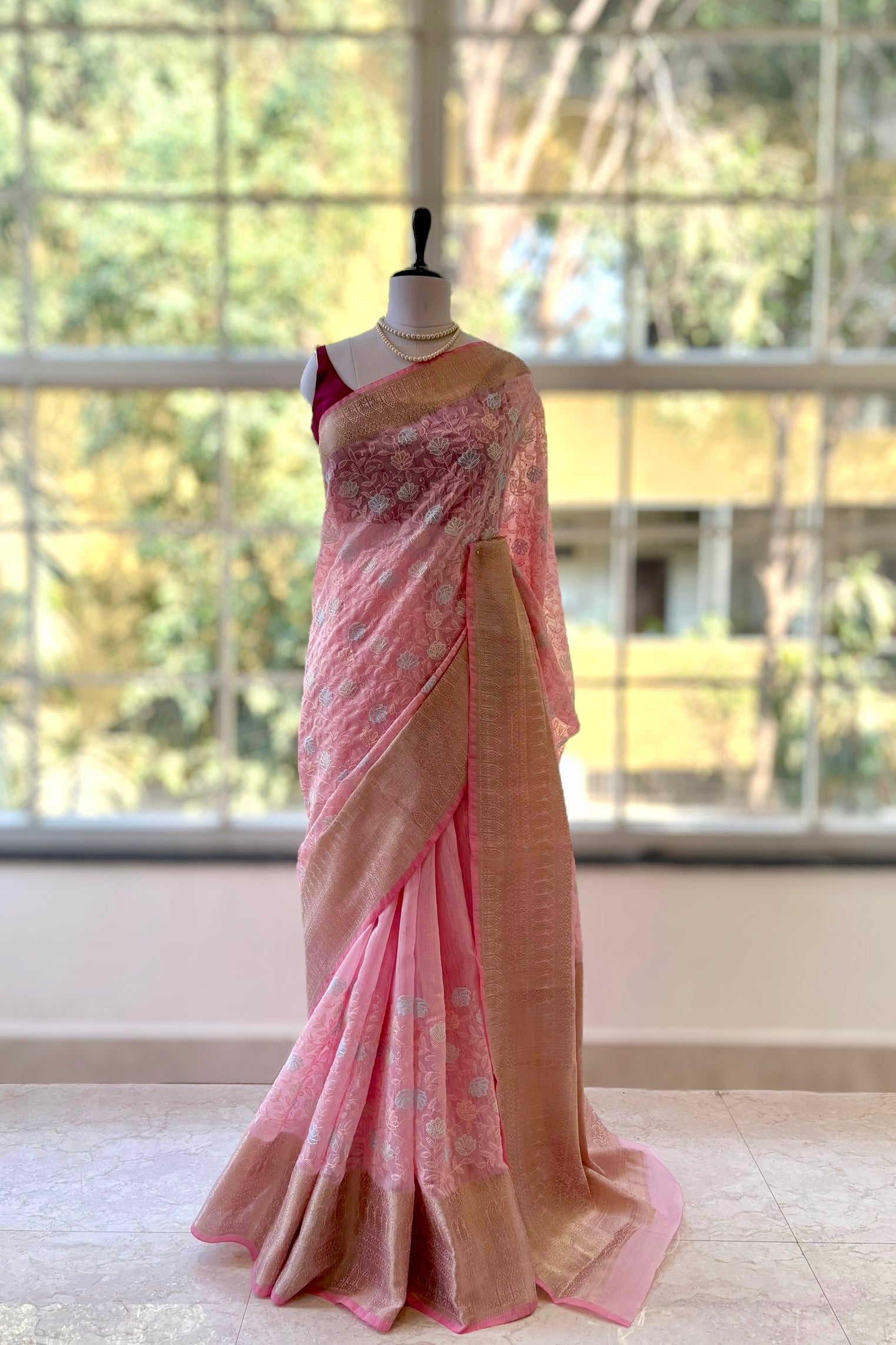 Floral embroidered threadwork saree - Pink