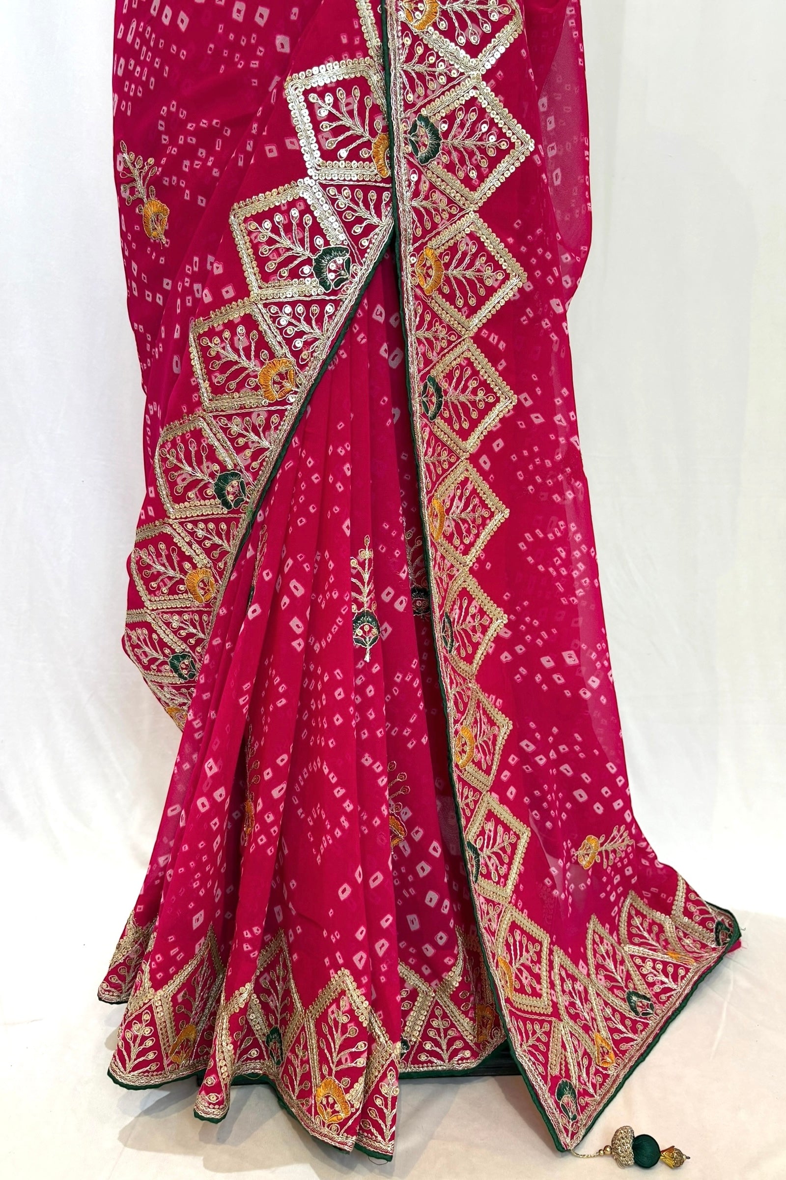 Georgette bandhani embellished saree - Pink