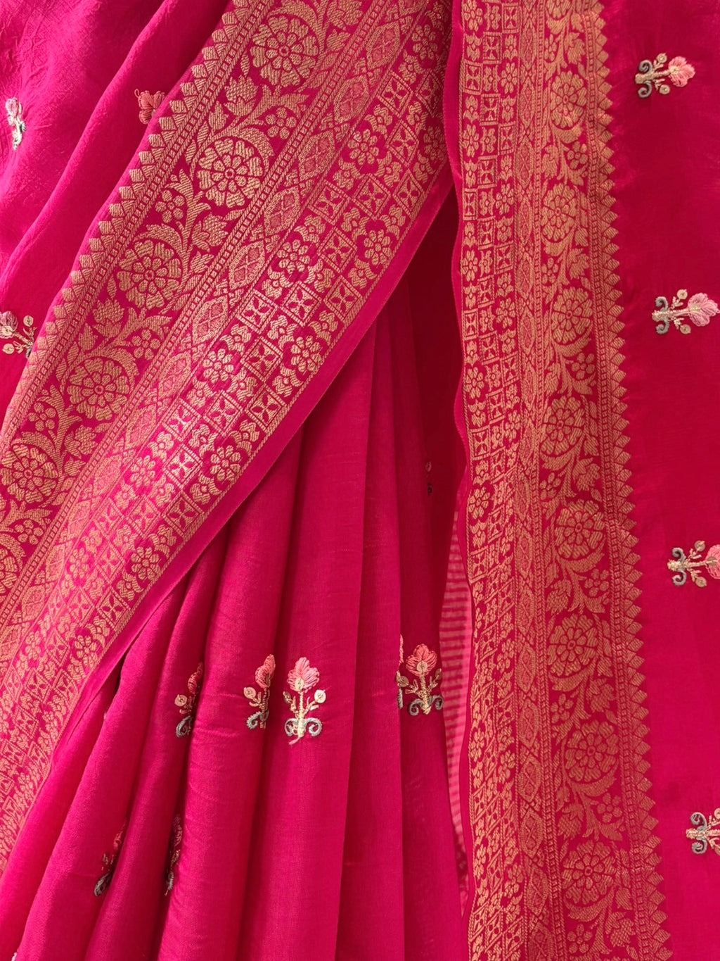 Dola silk embroidered zari saree - Rani Pink