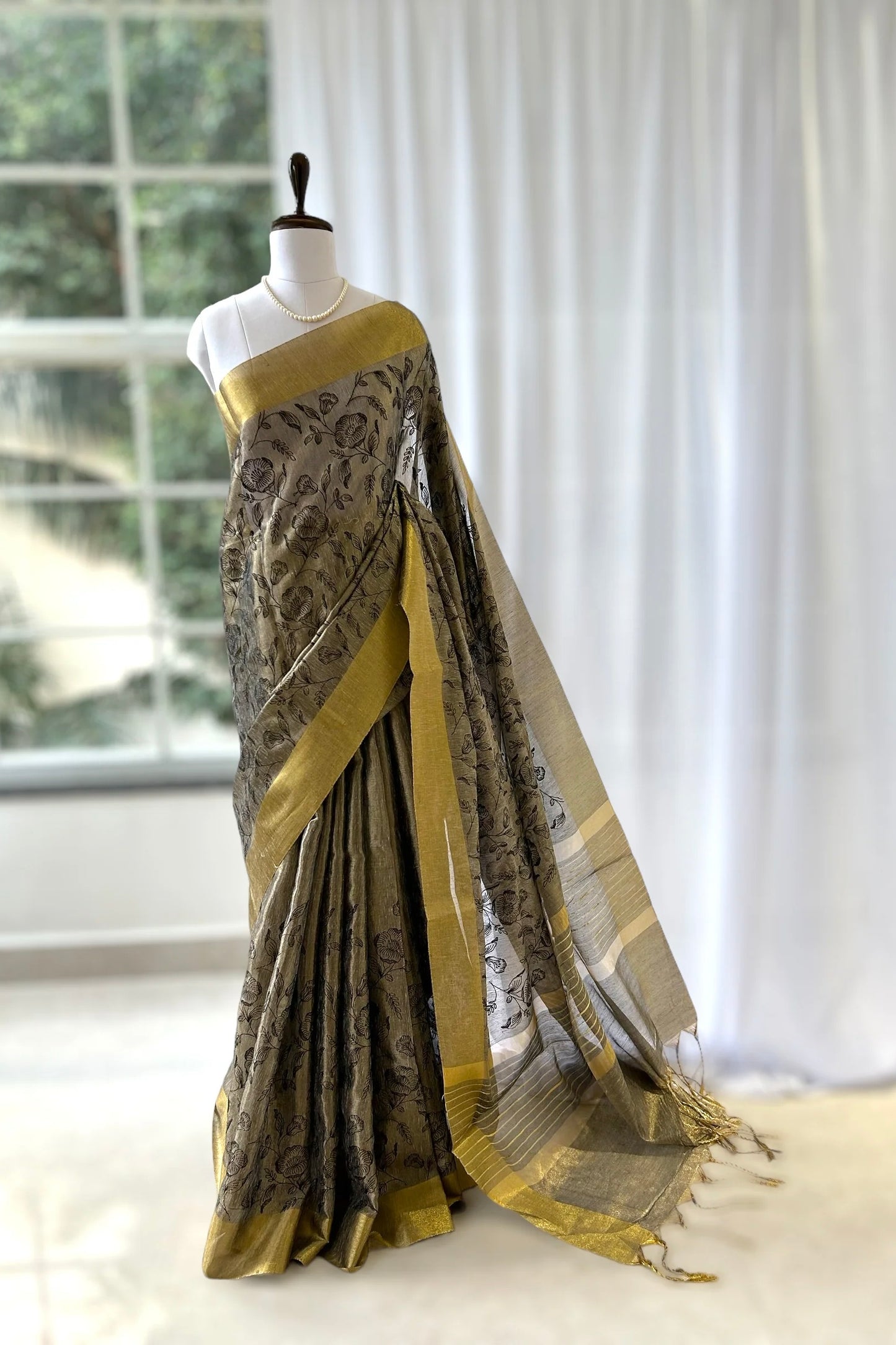 Floral tissue saree