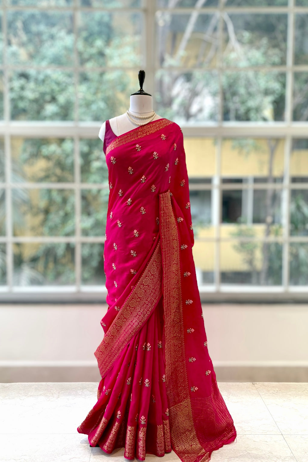 Dola silk embroidered zari saree - Rani Pink