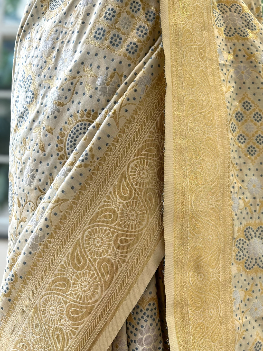 Soft silk zariwork saree - White