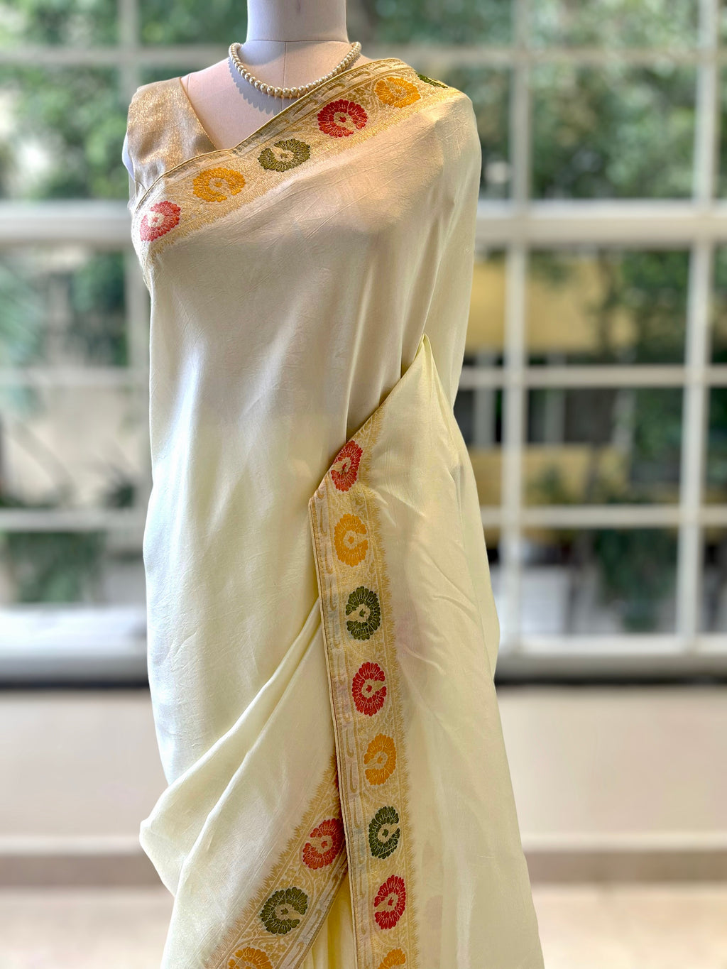 Plain pure dola silk saree - White
