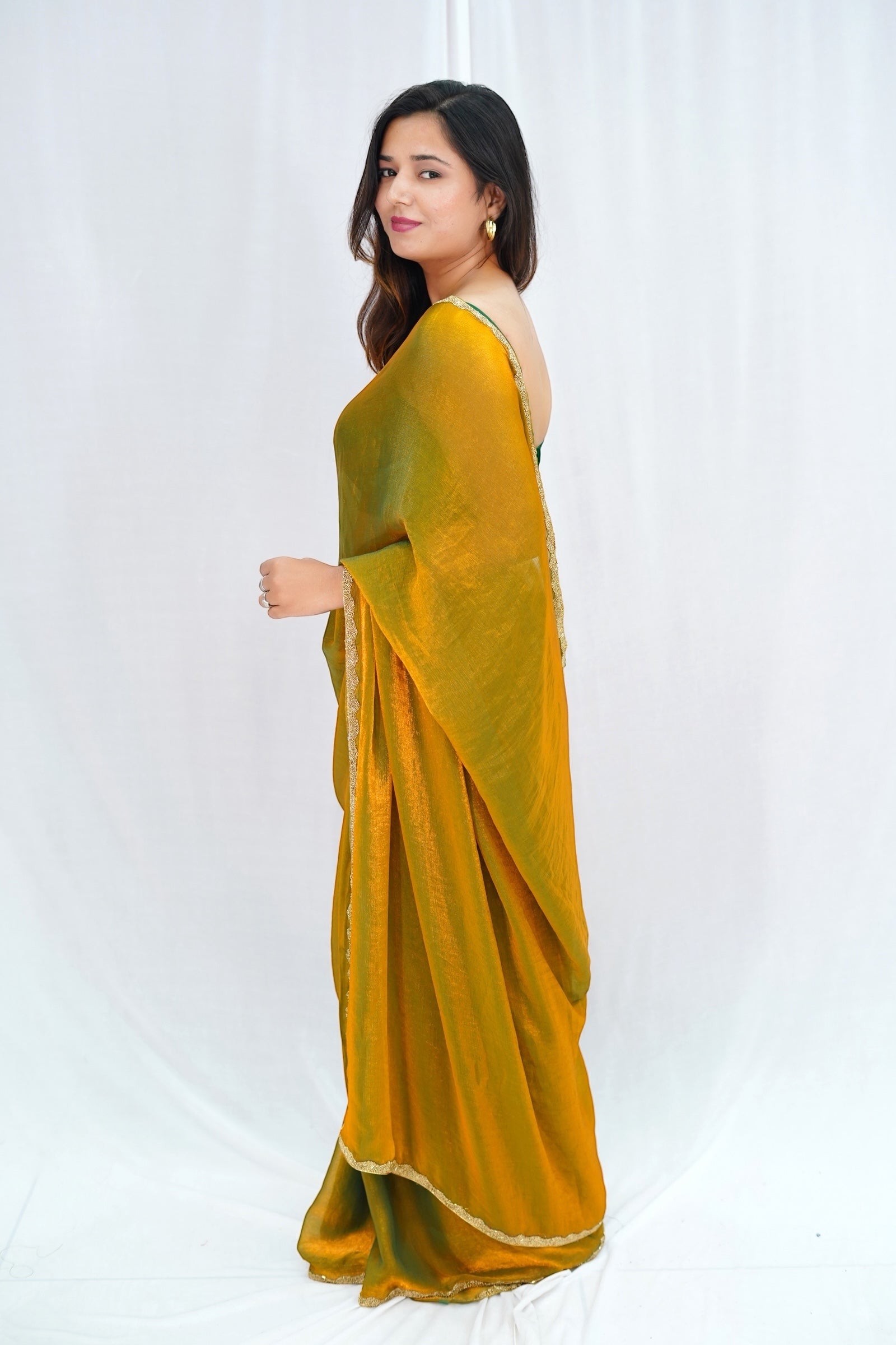 Fendy chiffon saree - Golden