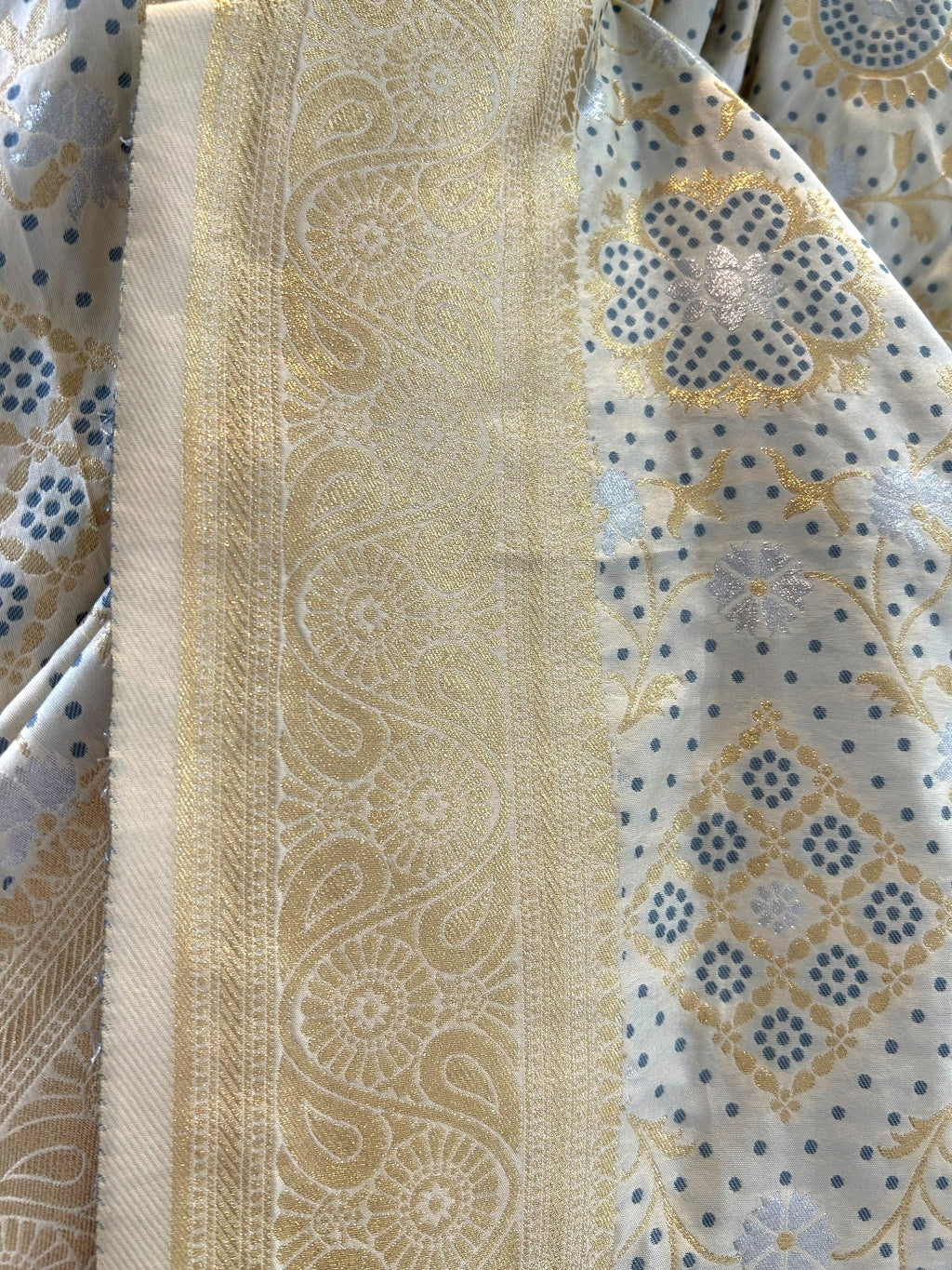 Soft silk zariwork saree - White
