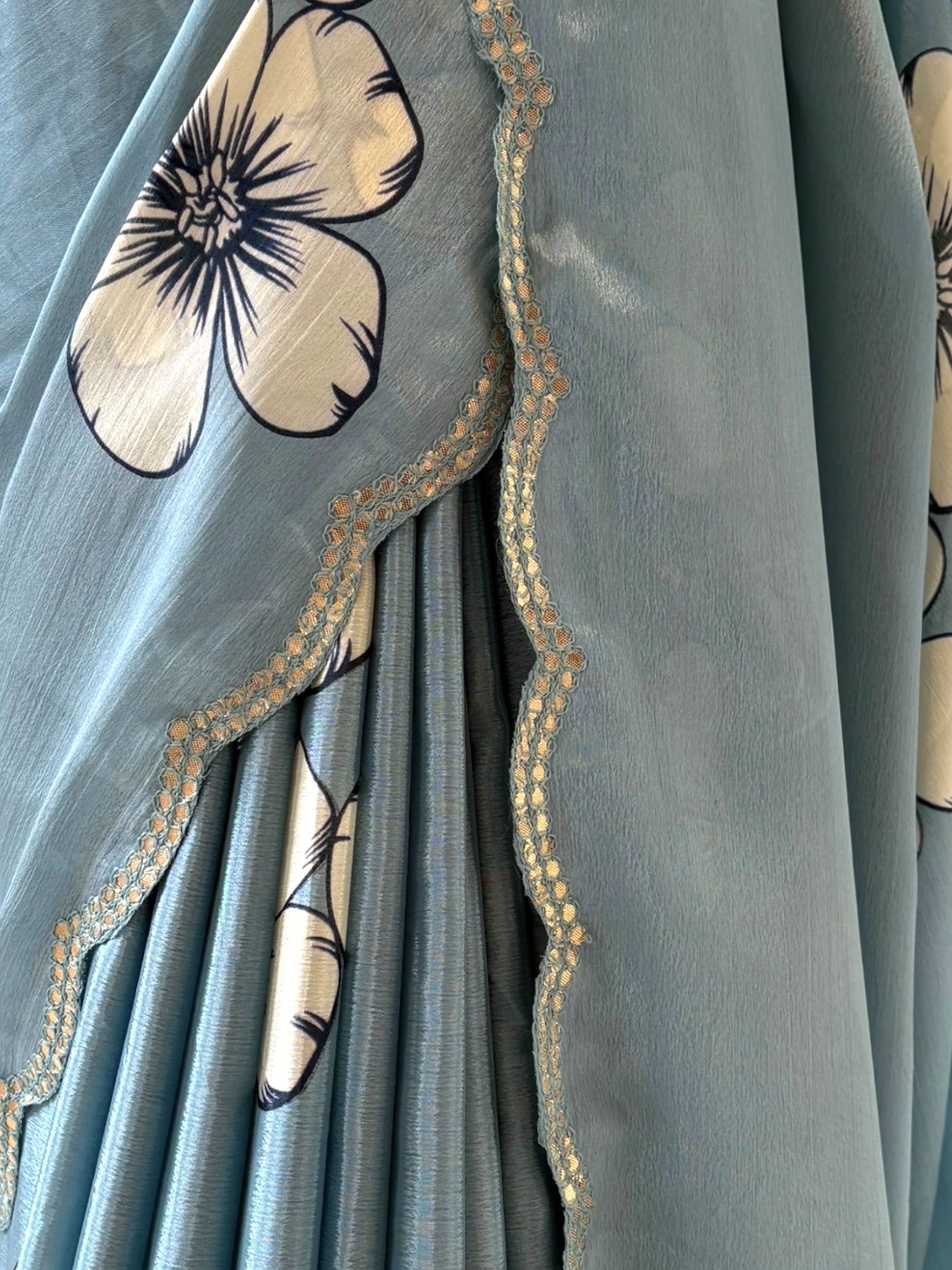 Floral print scallop saree - Aqua Blue