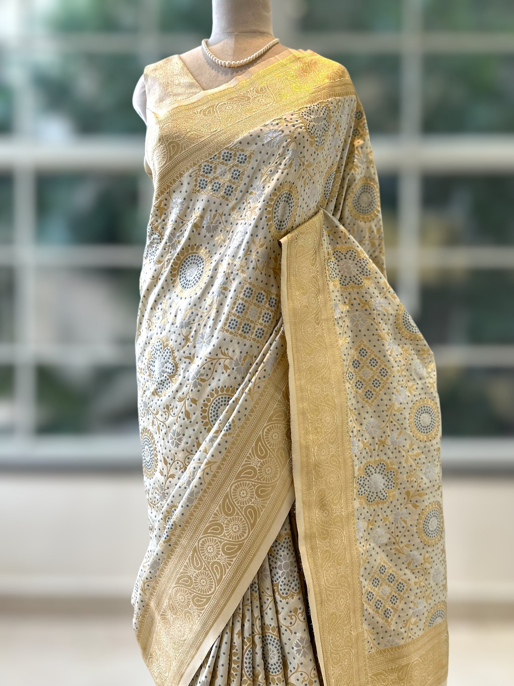 Soft silk zariwork saree - White
