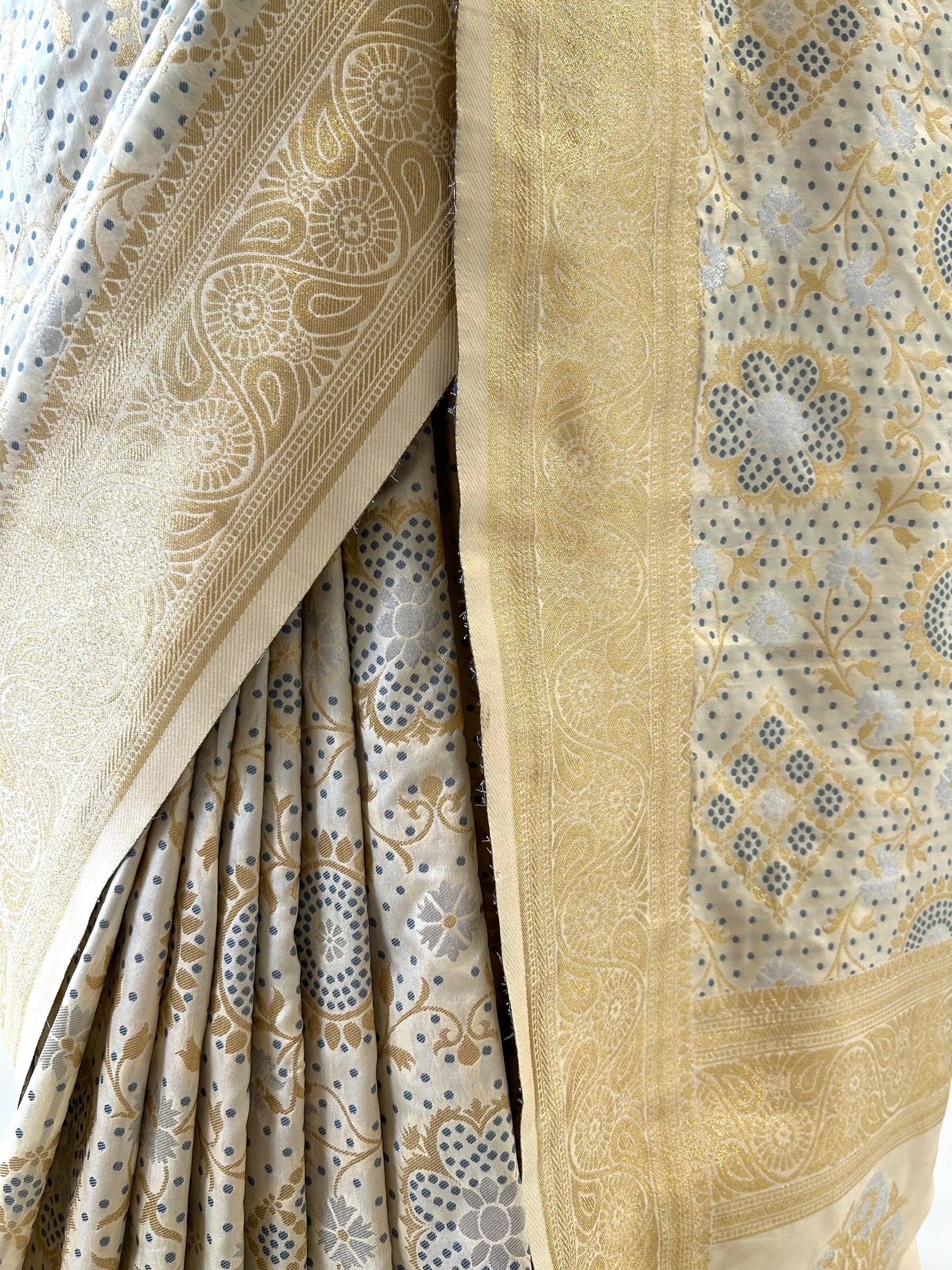 Soft silk zariwork saree - White