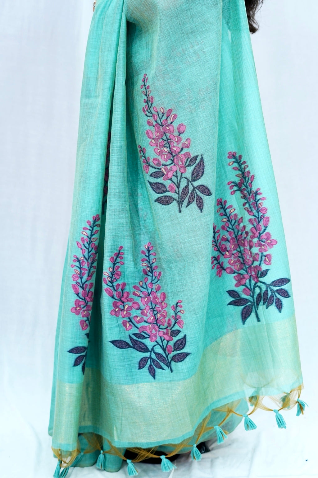 Floral handloom cotton zari saree