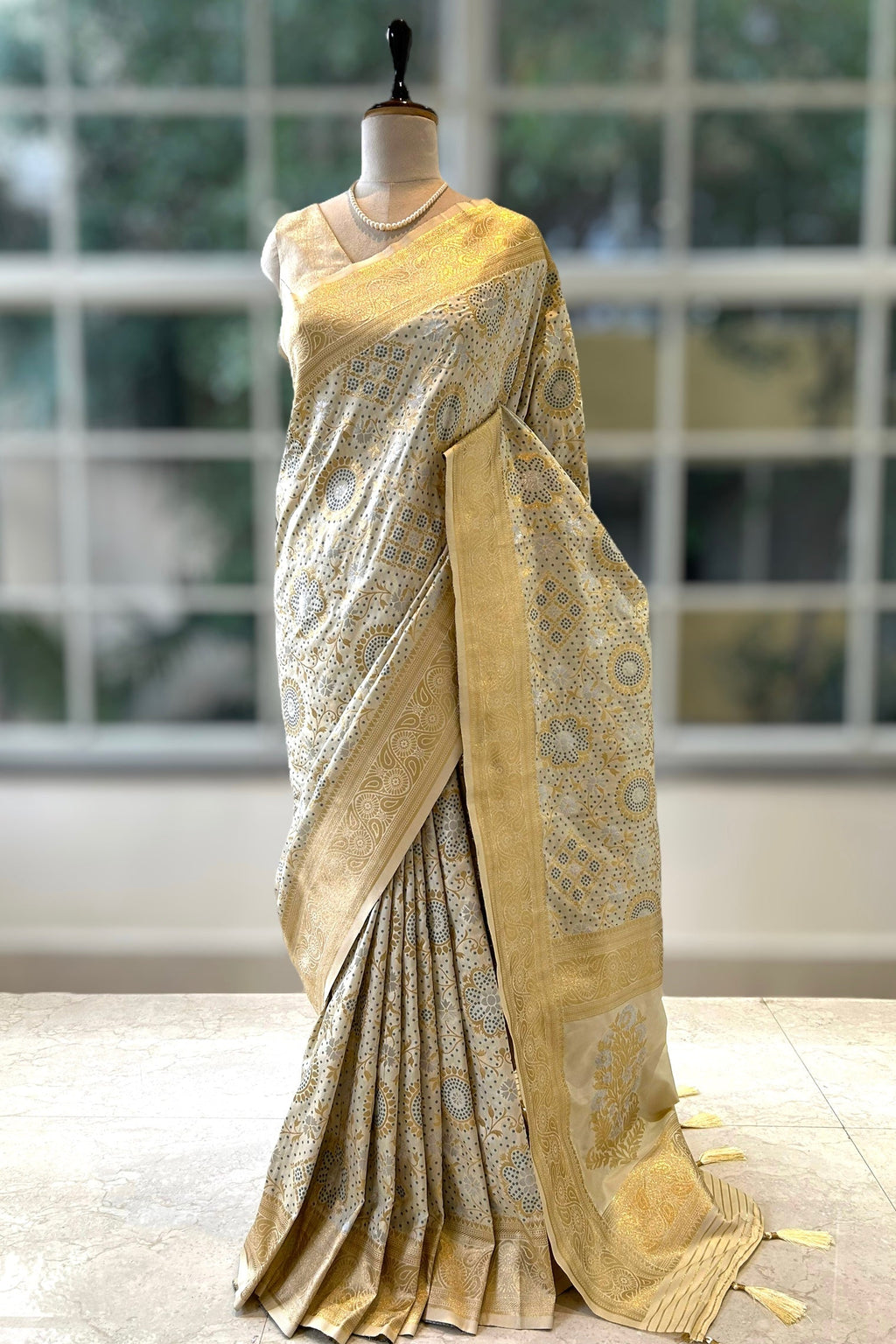 Soft silk zariwork saree - White