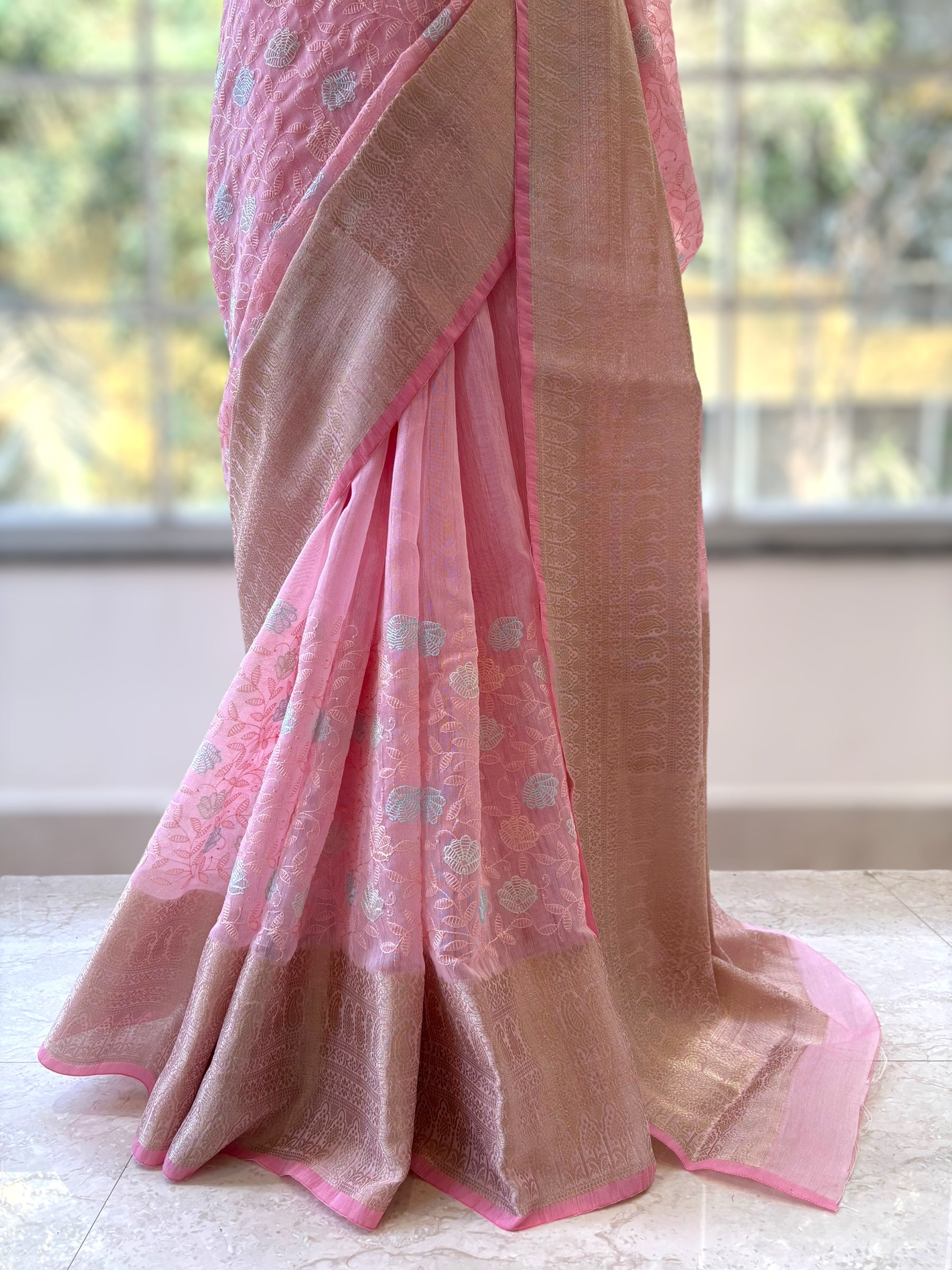 Floral embroidered threadwork saree - Pink