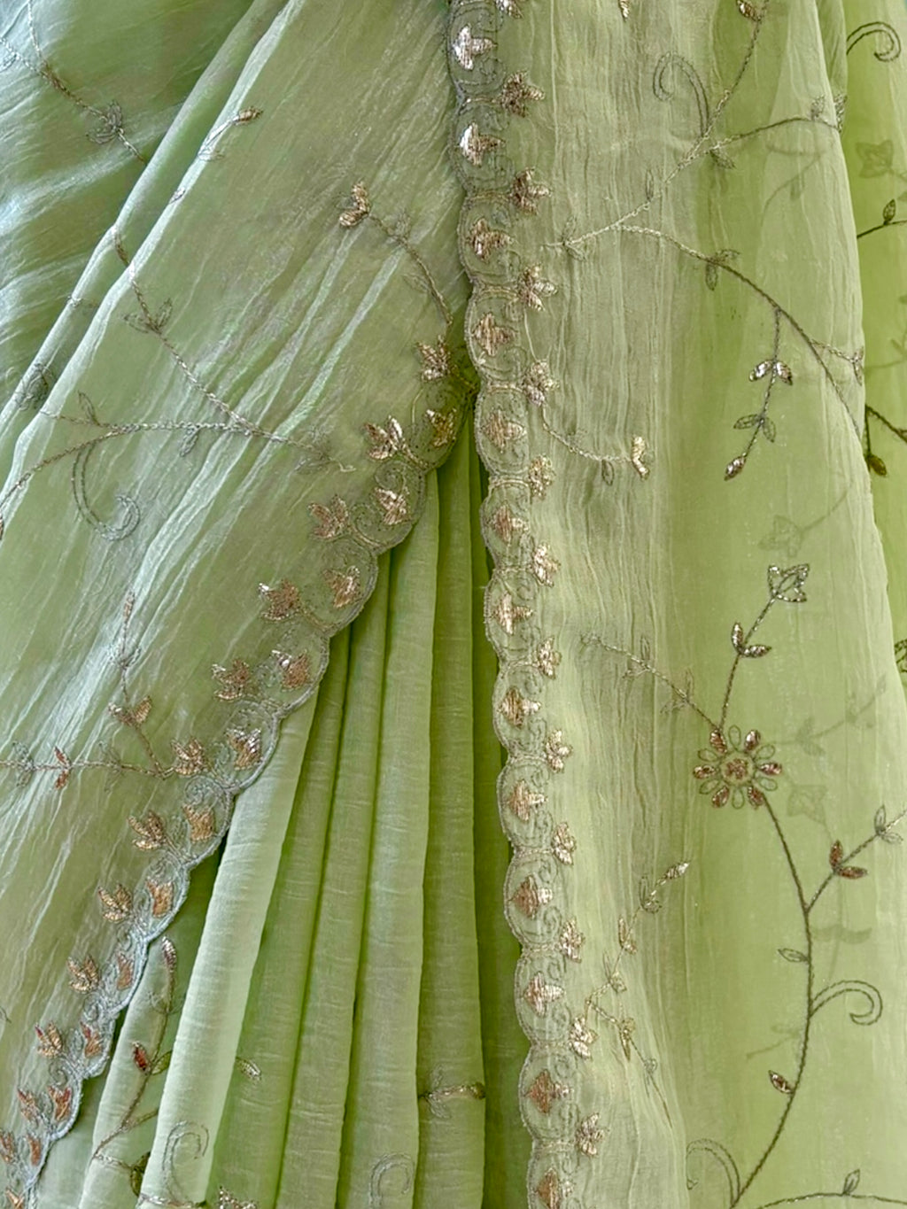 Serene scallop embroidered saree - Green