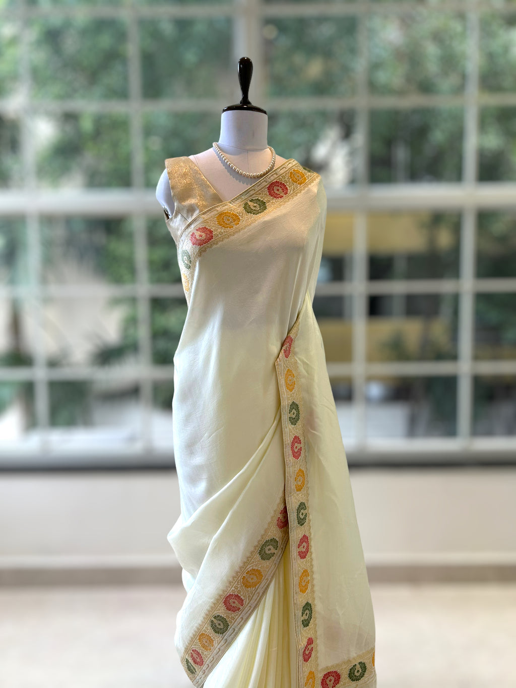 Plain pure dola silk saree - White