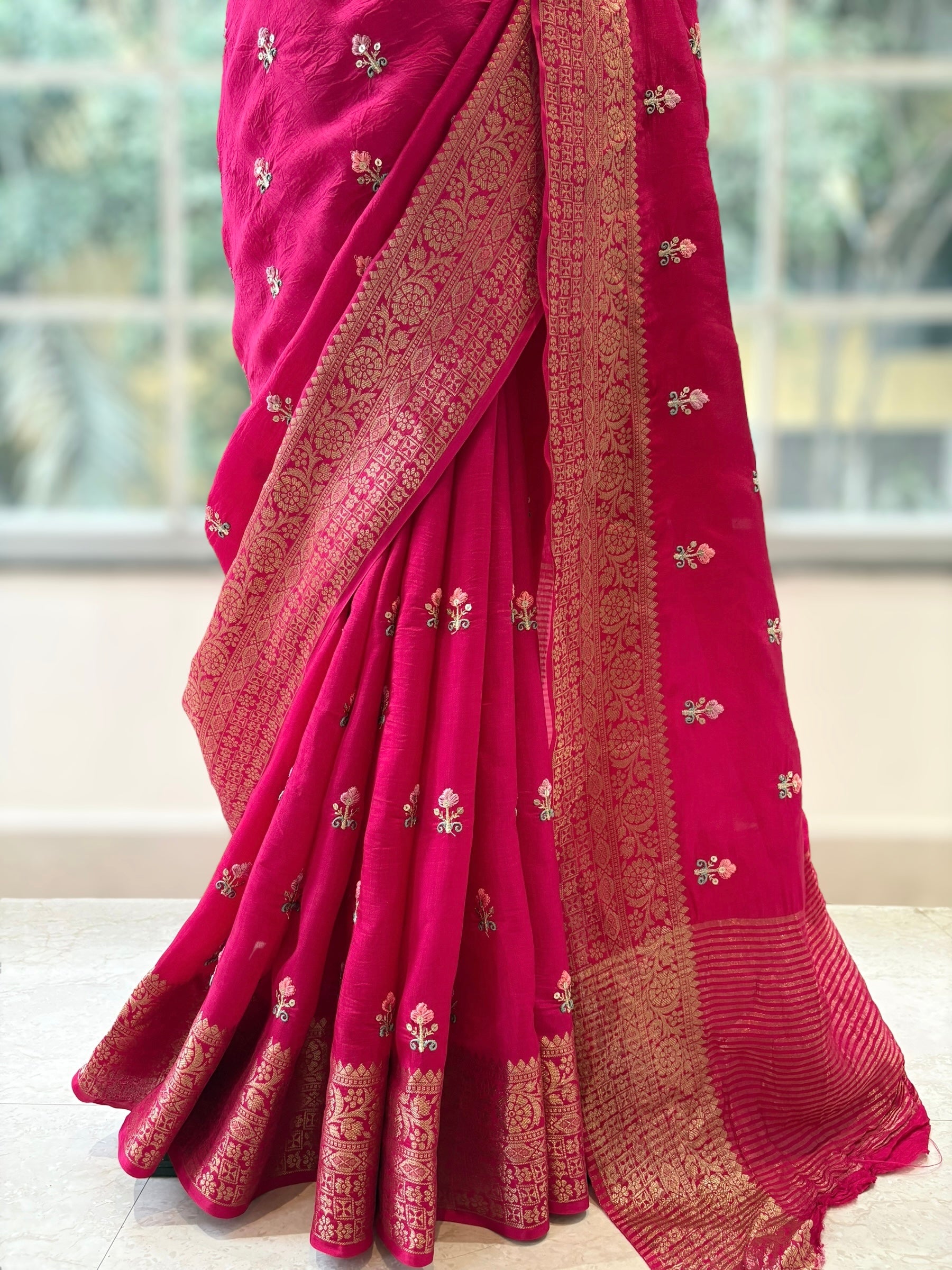 Dola silk embroidered zari saree - Rani Pink
