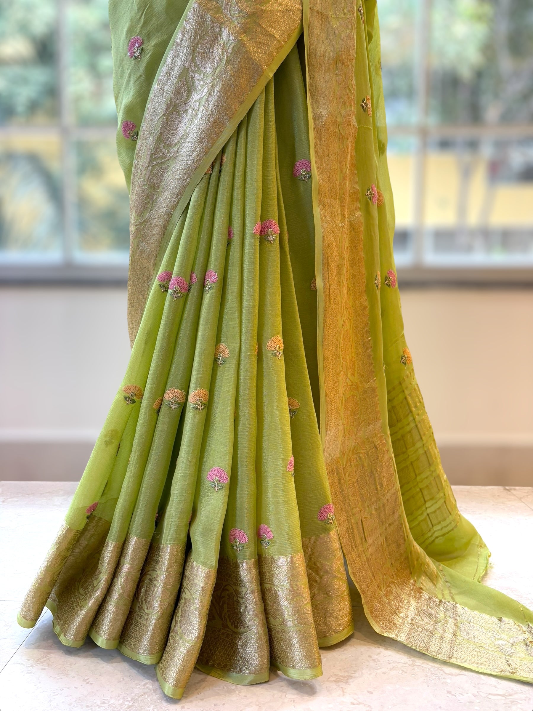 Marble chiffon embellished zari saree - Green