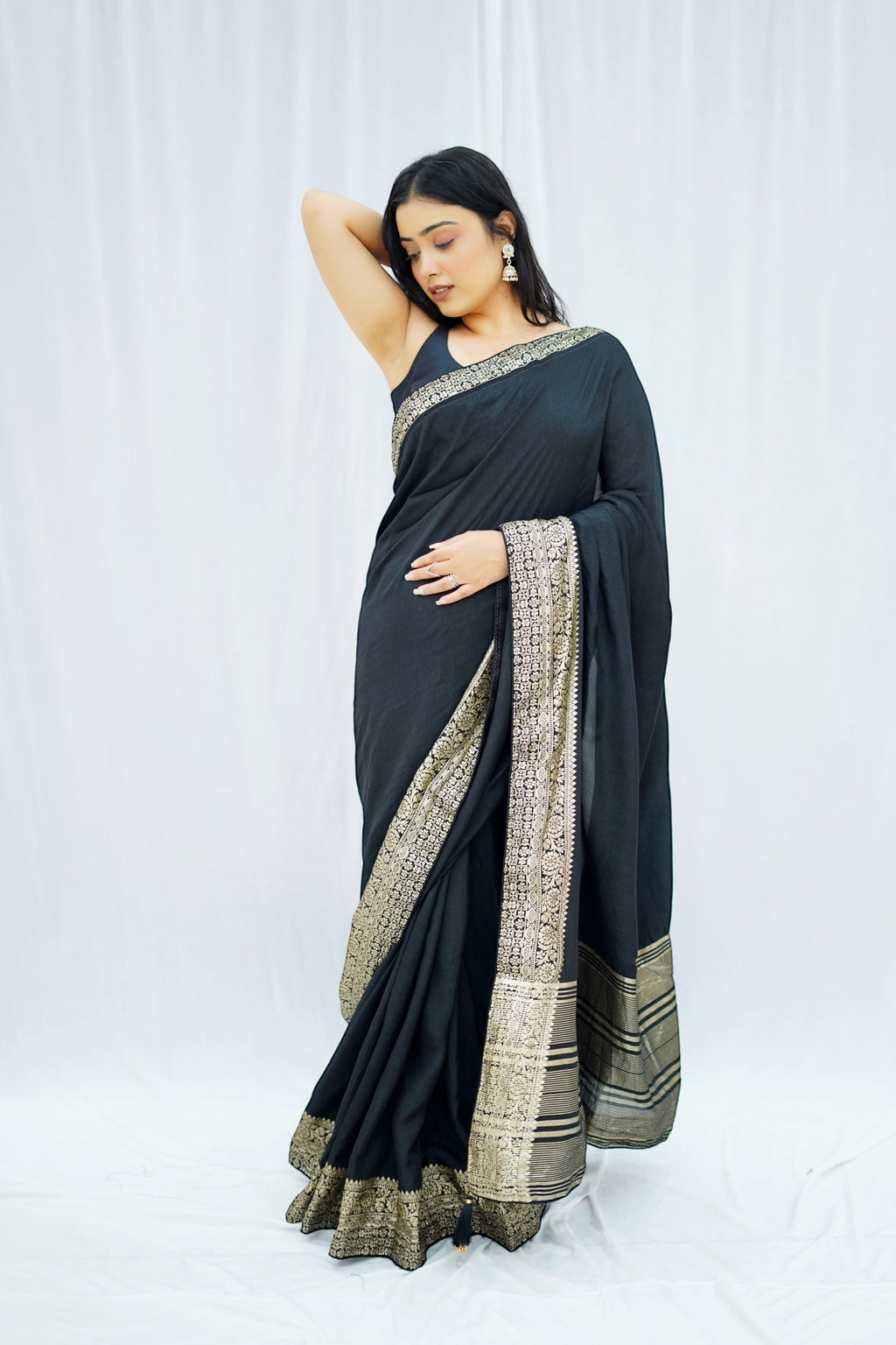 Dola silk saree - Black