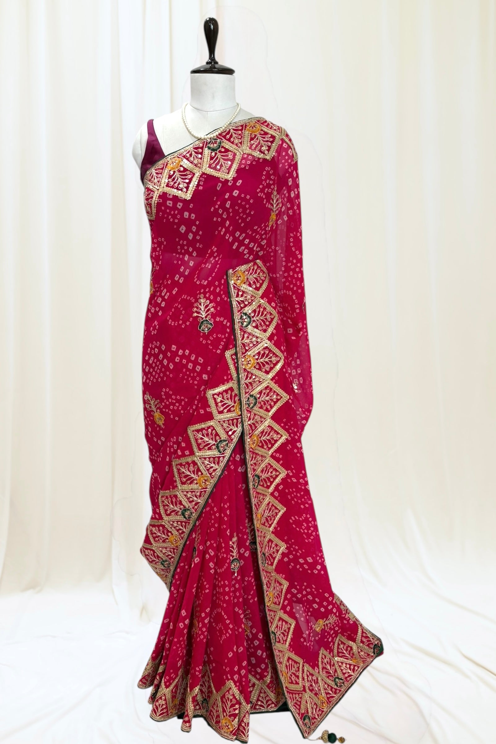 Georgette bandhani embellished saree - Pink