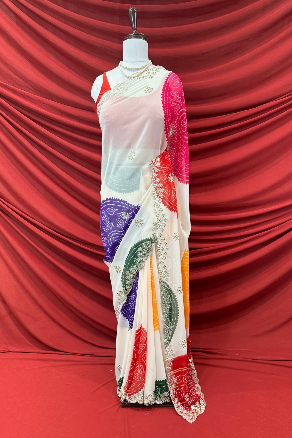 White georgette bandhani print saree