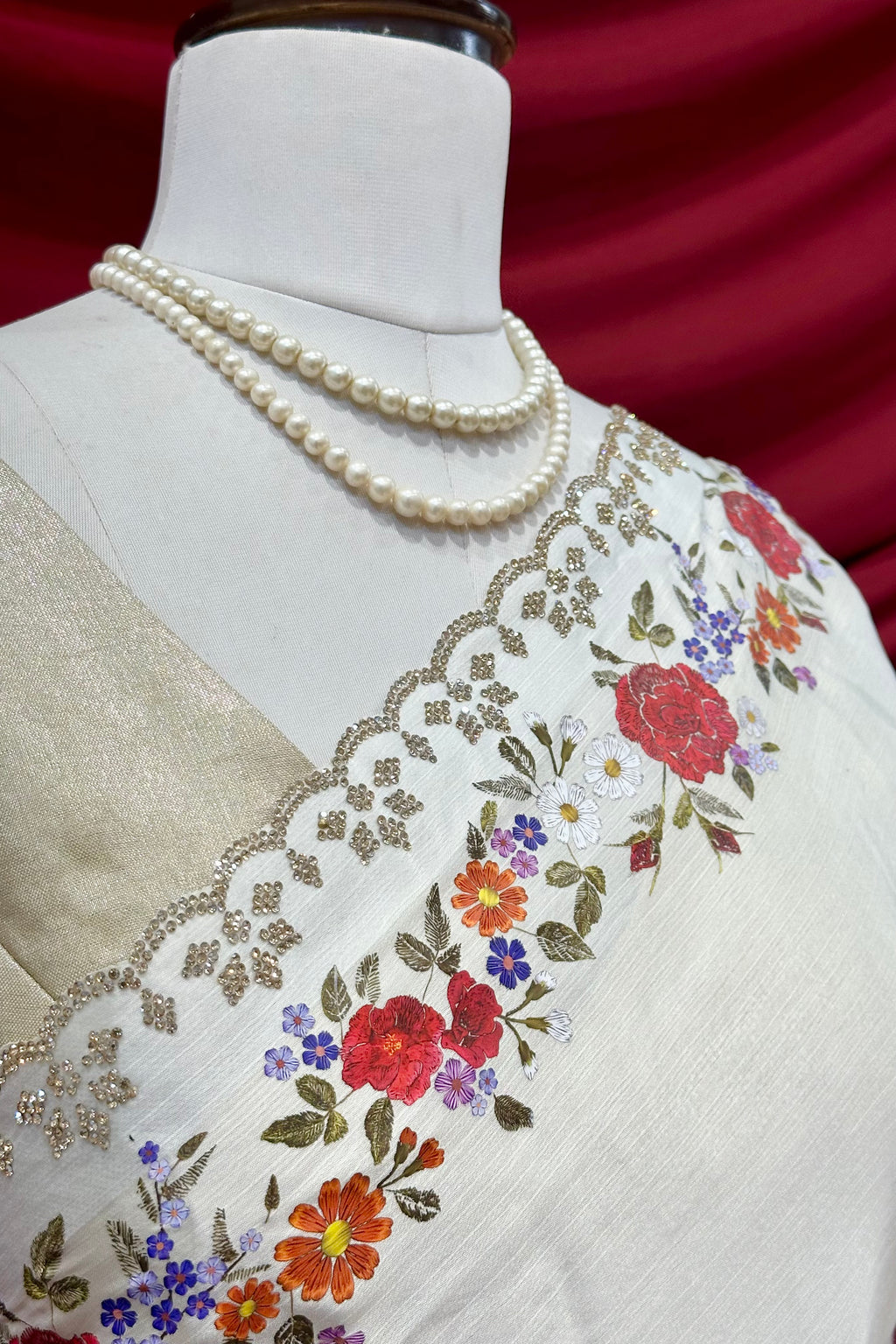 Floral print chiffon saree - White