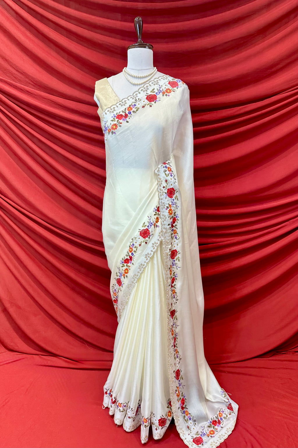 Floral print chiffon saree - White