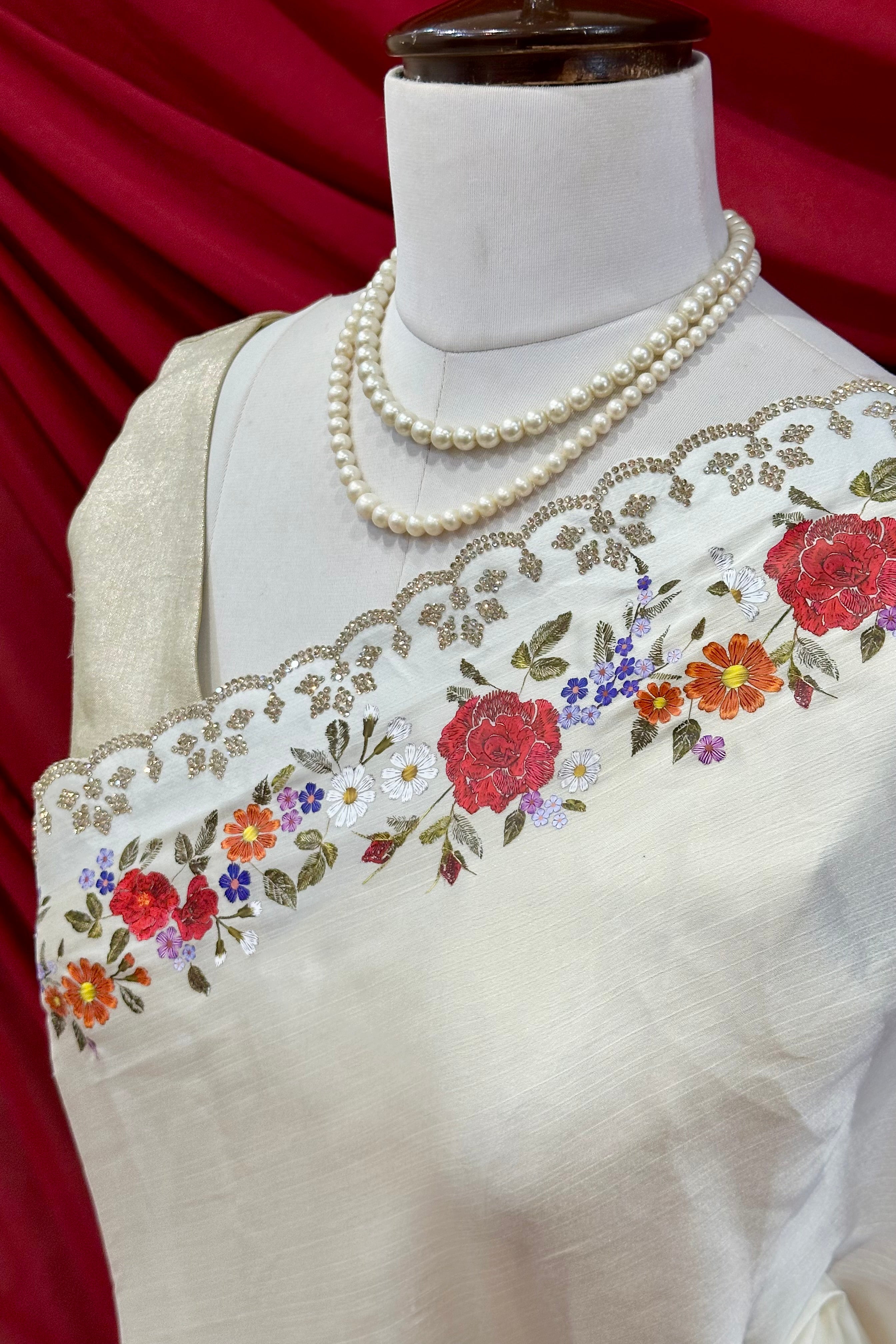 Floral print chiffon saree - White