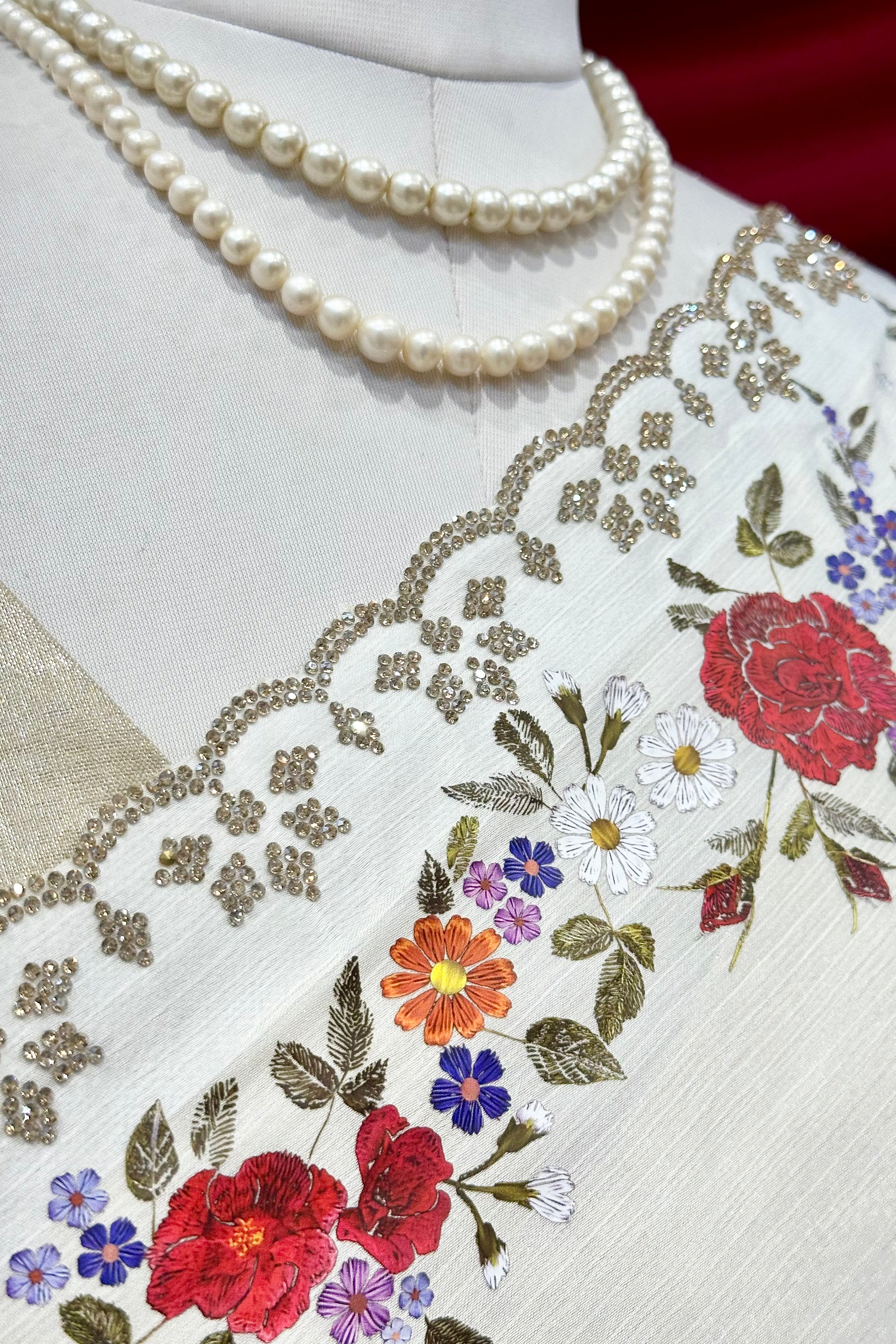 Floral print chiffon saree - White