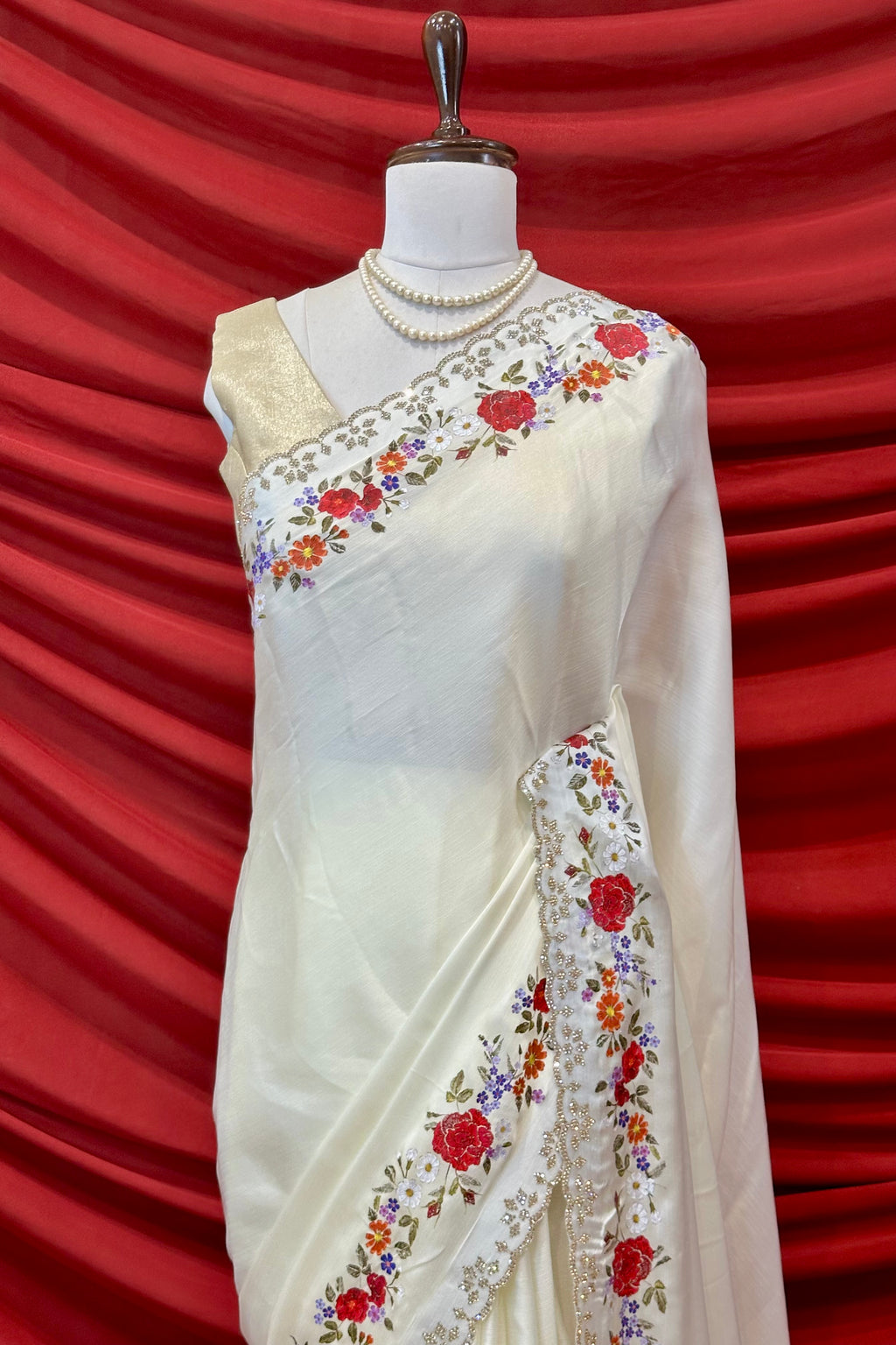 Floral print chiffon saree - White