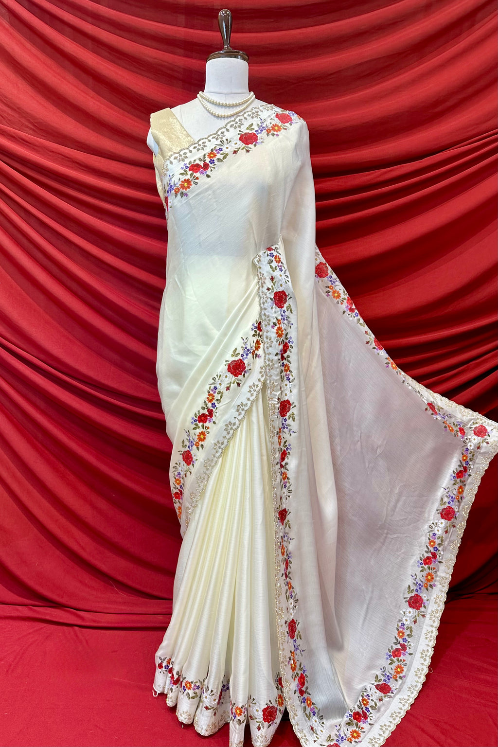 Floral print chiffon saree - White