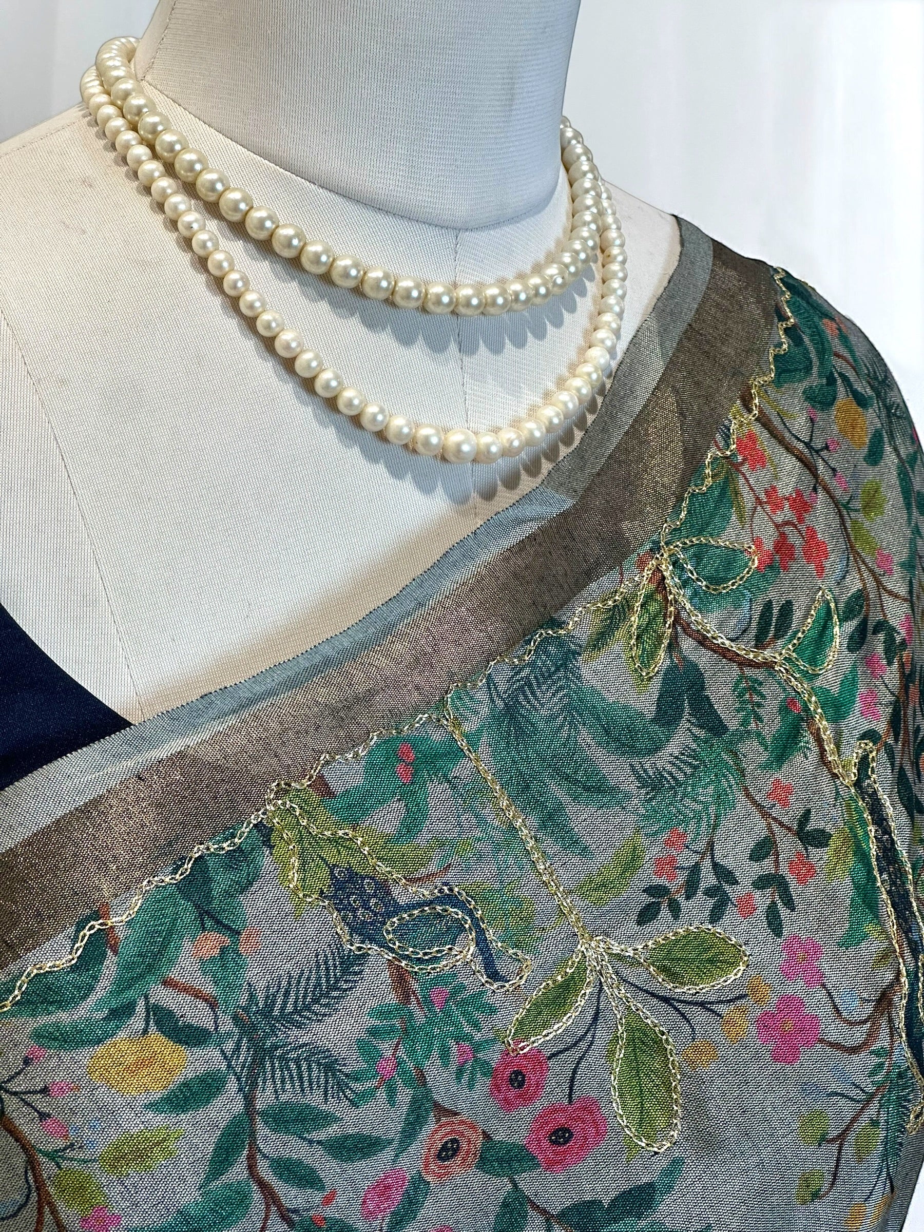 Digital print aariwork soft silk saree - Grey