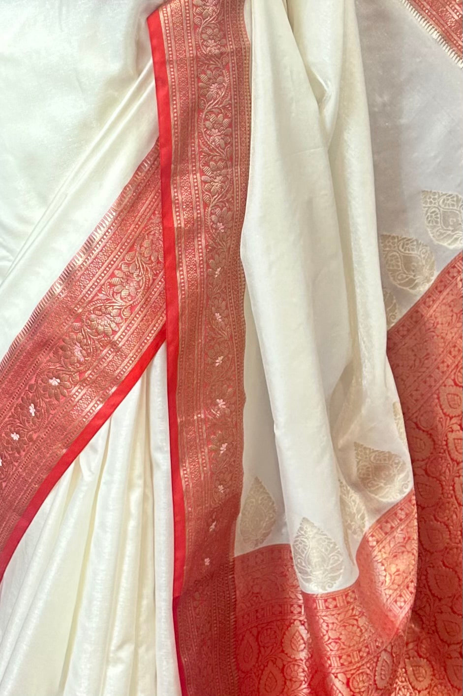 White Red Bengali saree