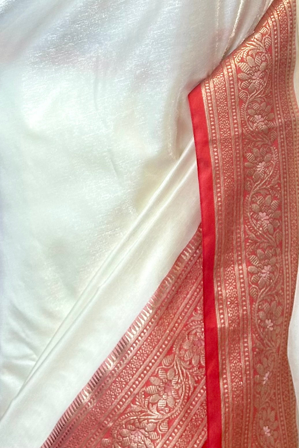 White Red Bengali saree