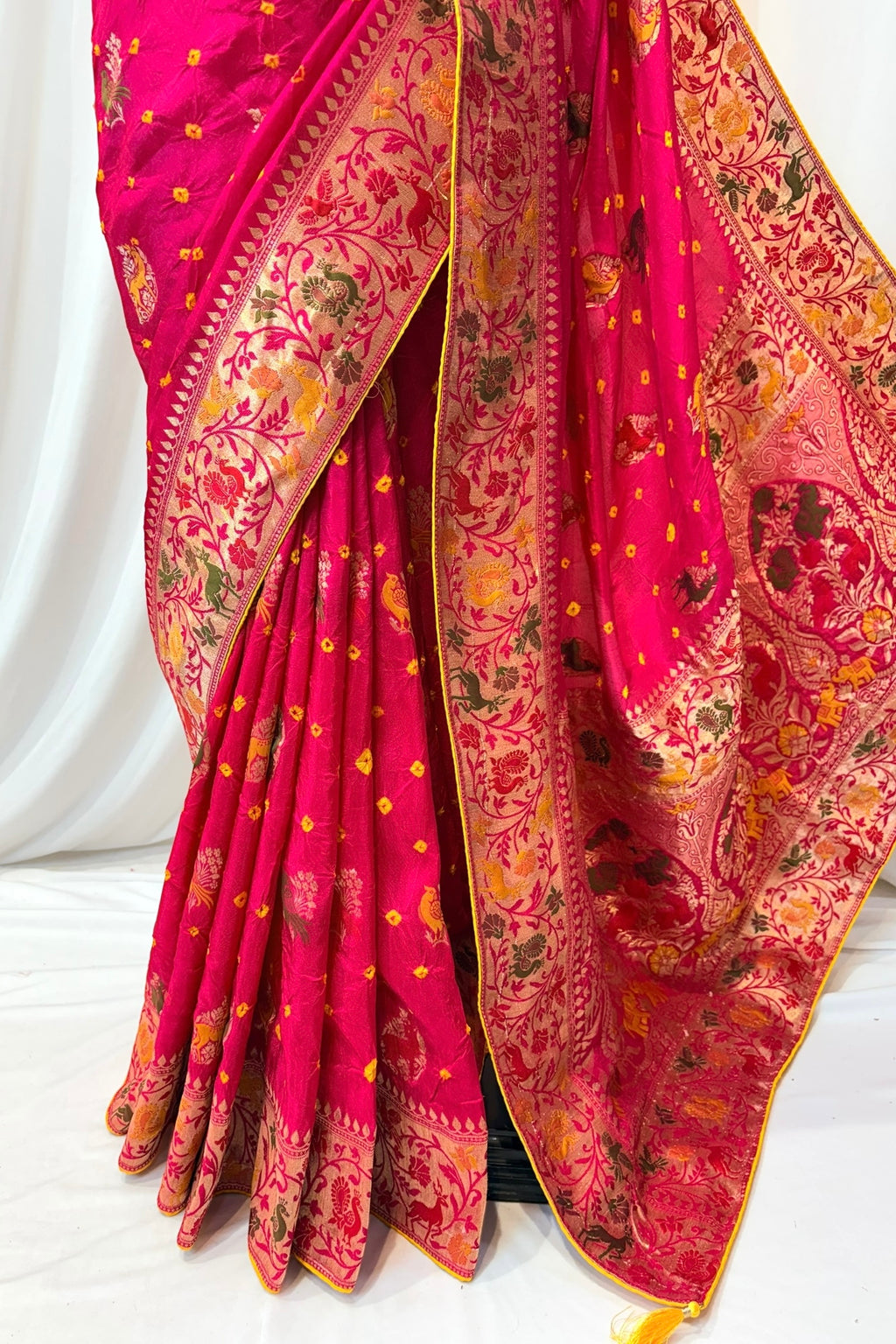 Pink pure dola bandhej zari saree