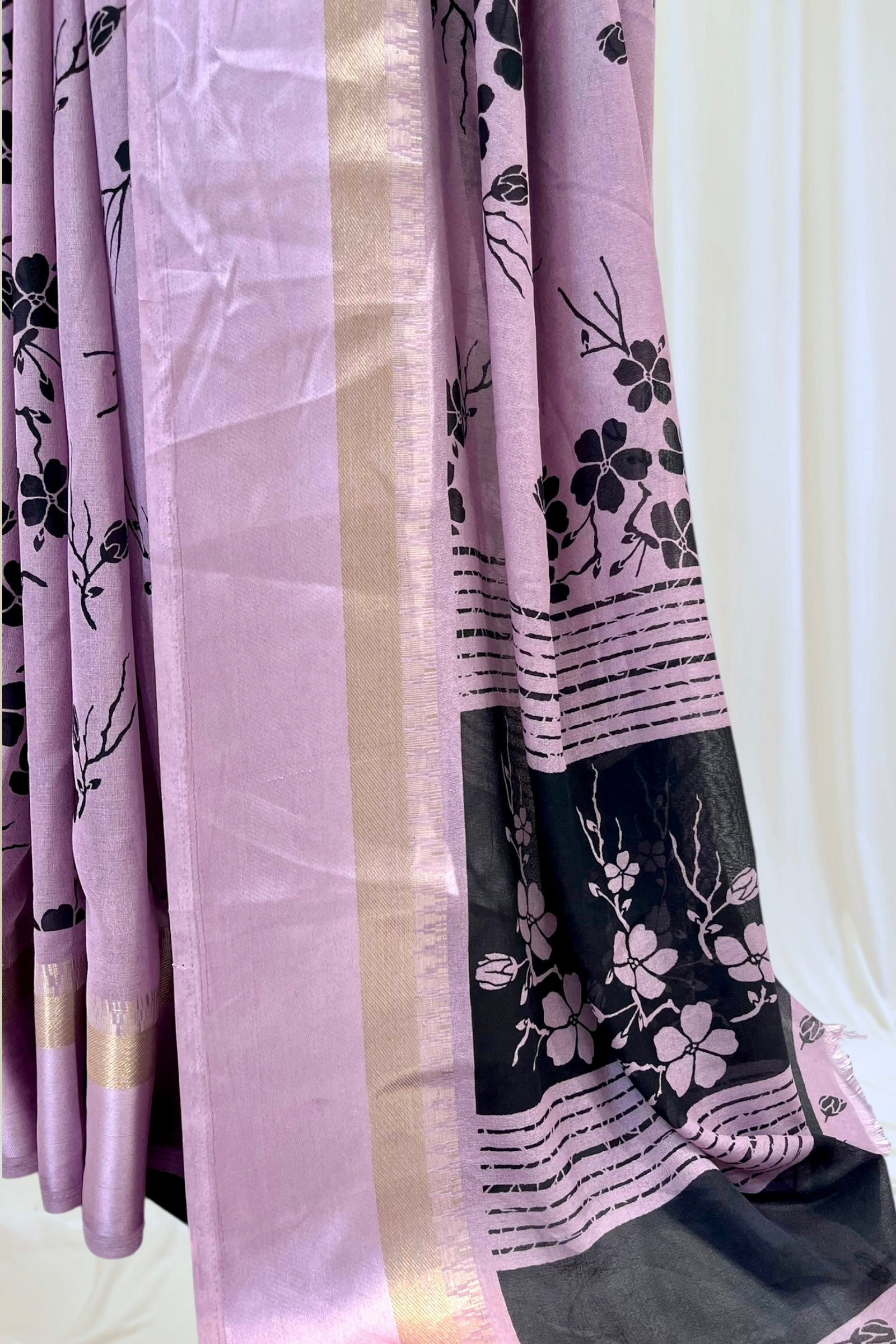 Floral printed chiffon saree - Purple