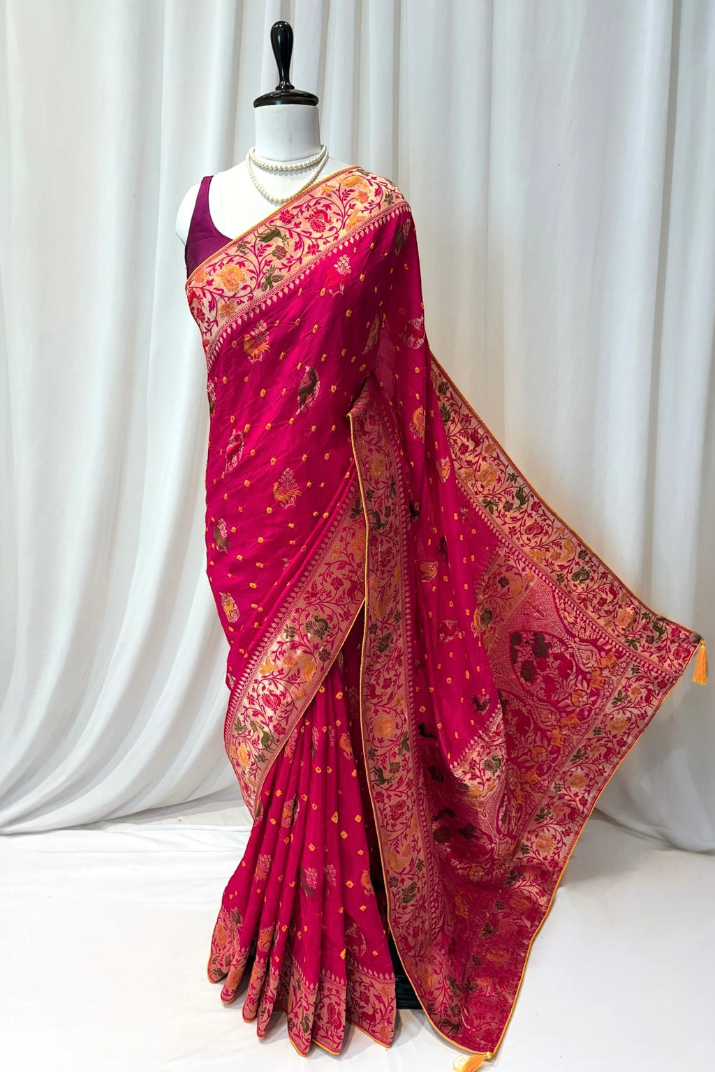 Pink pure dola bandhej zari saree