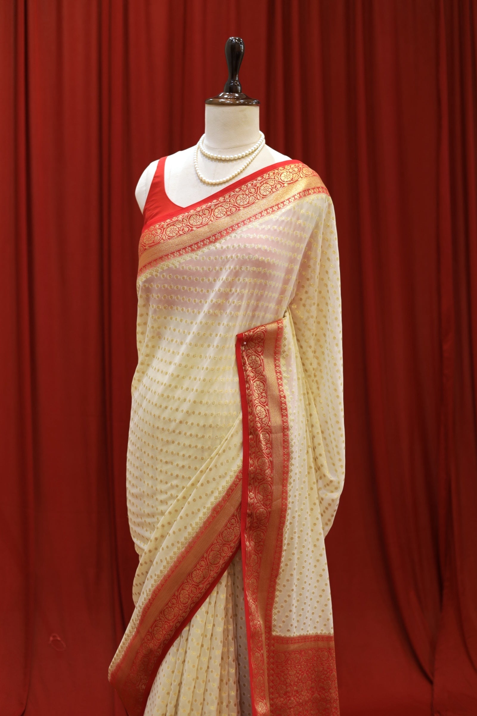 White red bengali saree