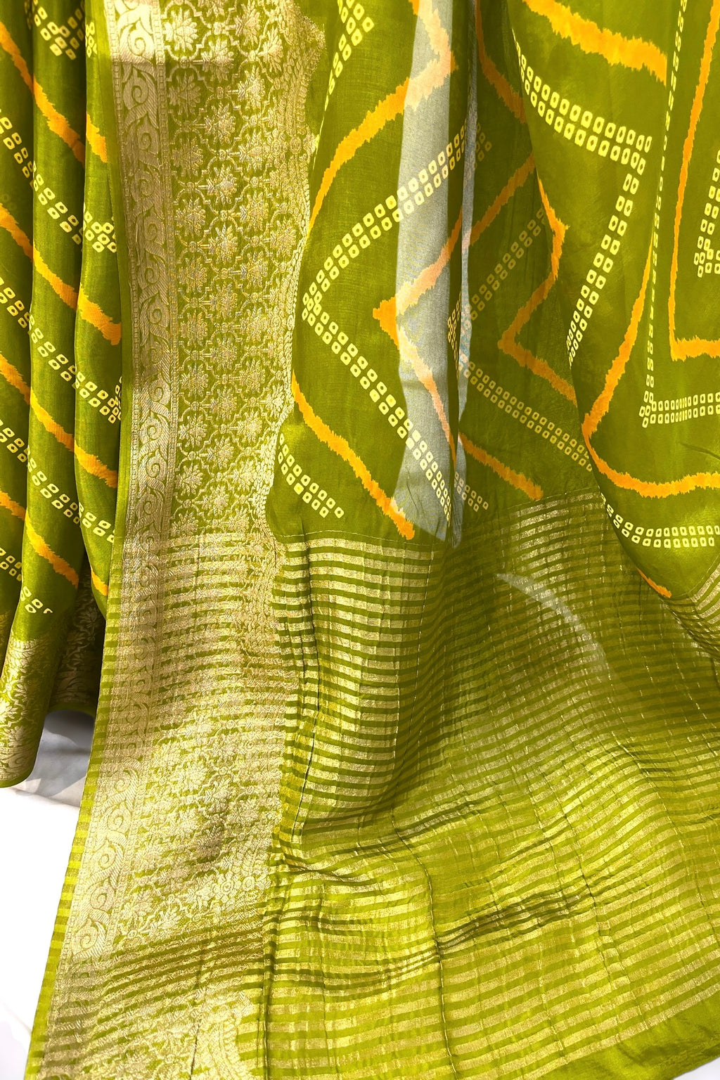 Zari organza leheriya saree - Parrot green