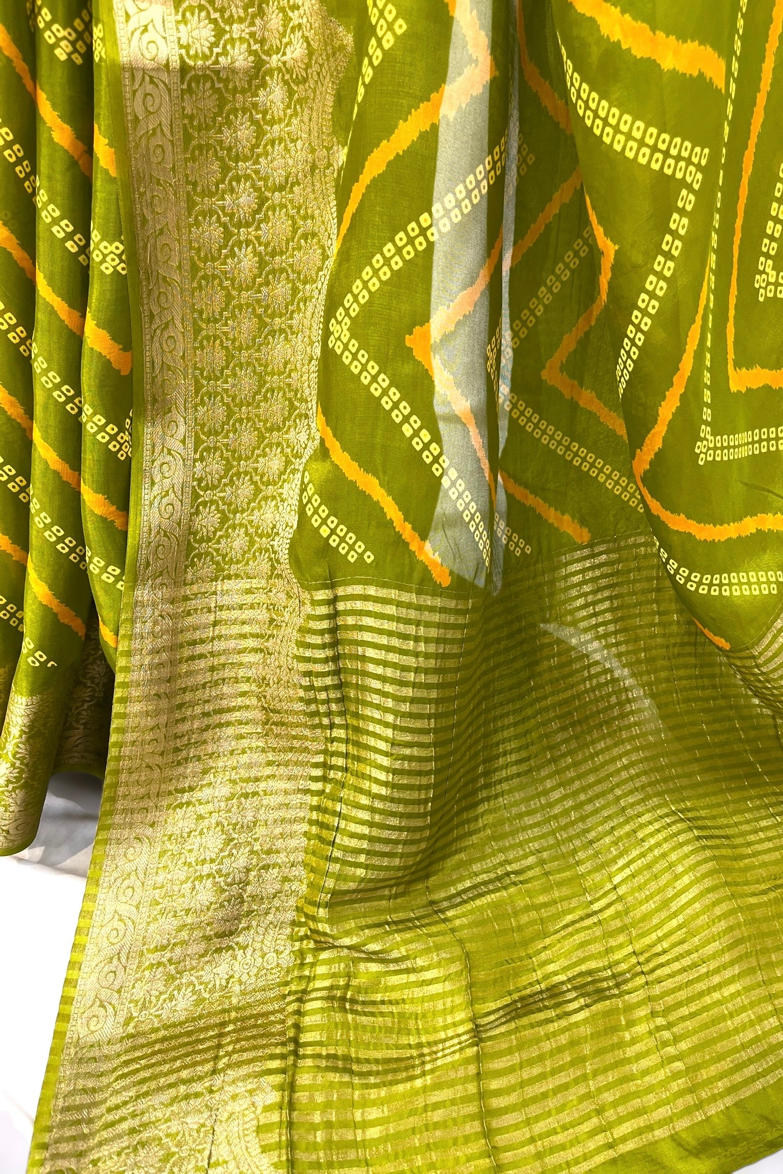 Zari organza leheriya saree - Parrot green