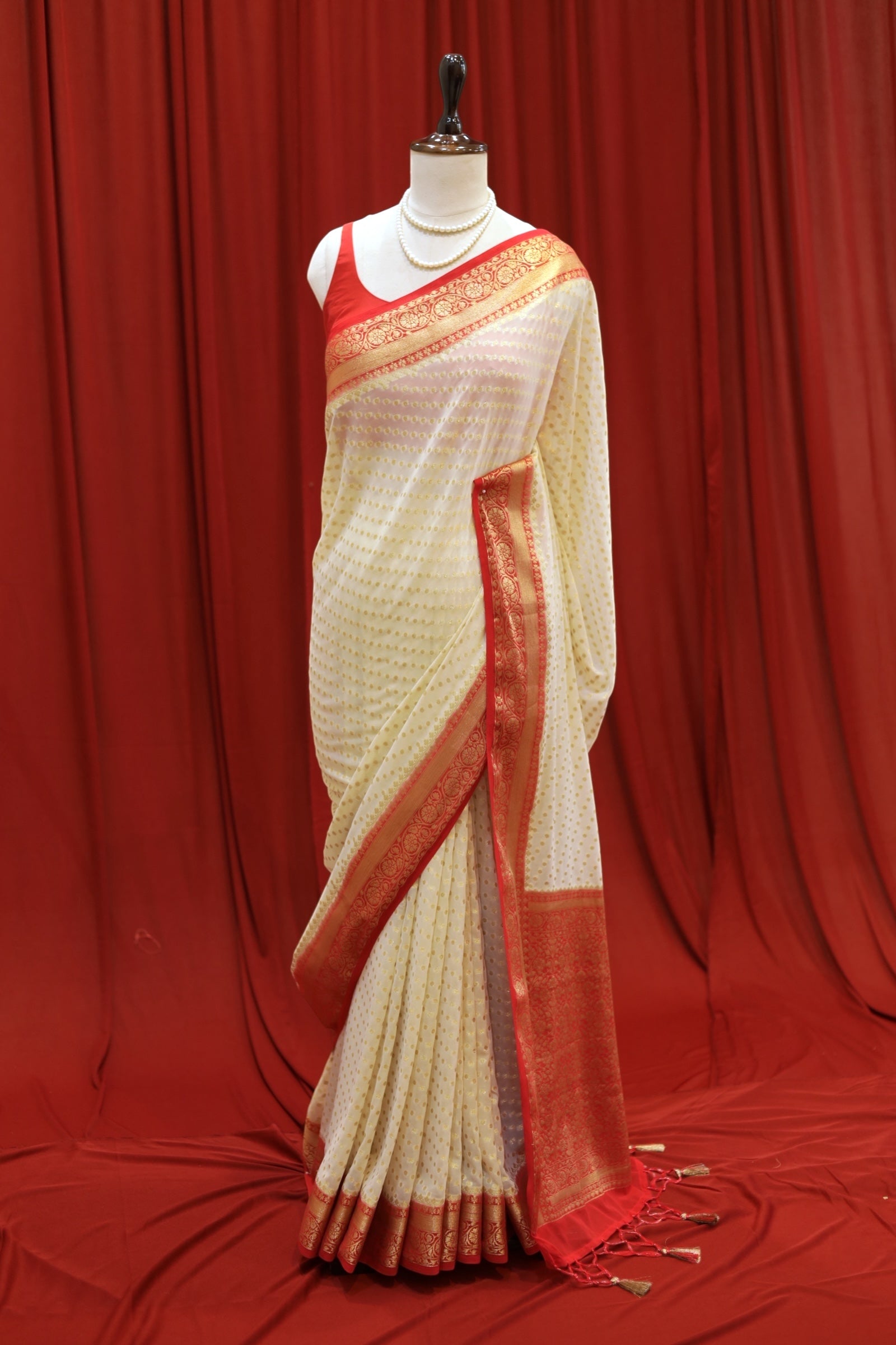 White red bengali saree
