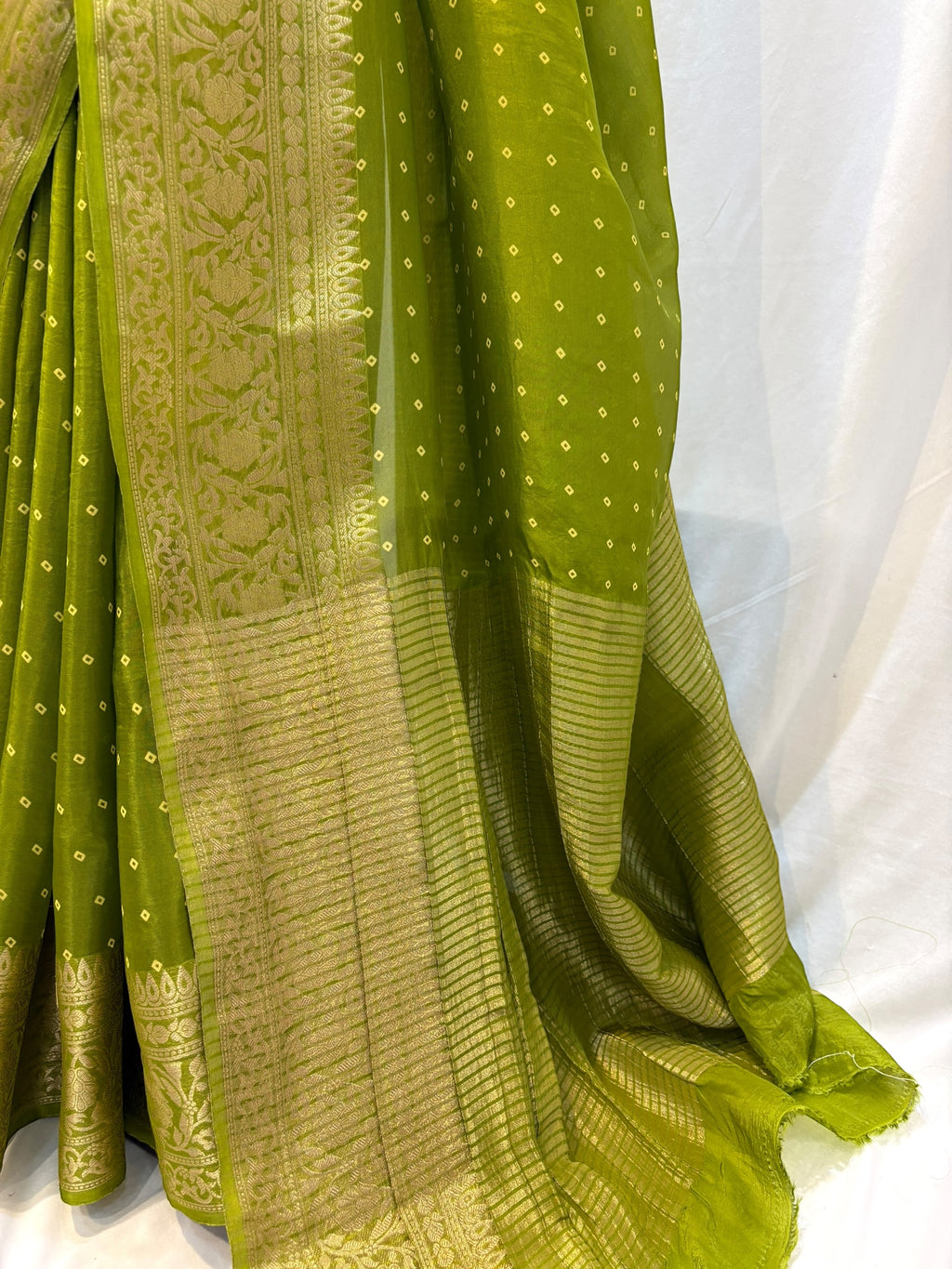 Bandhani print soft organza saree - Parrot green