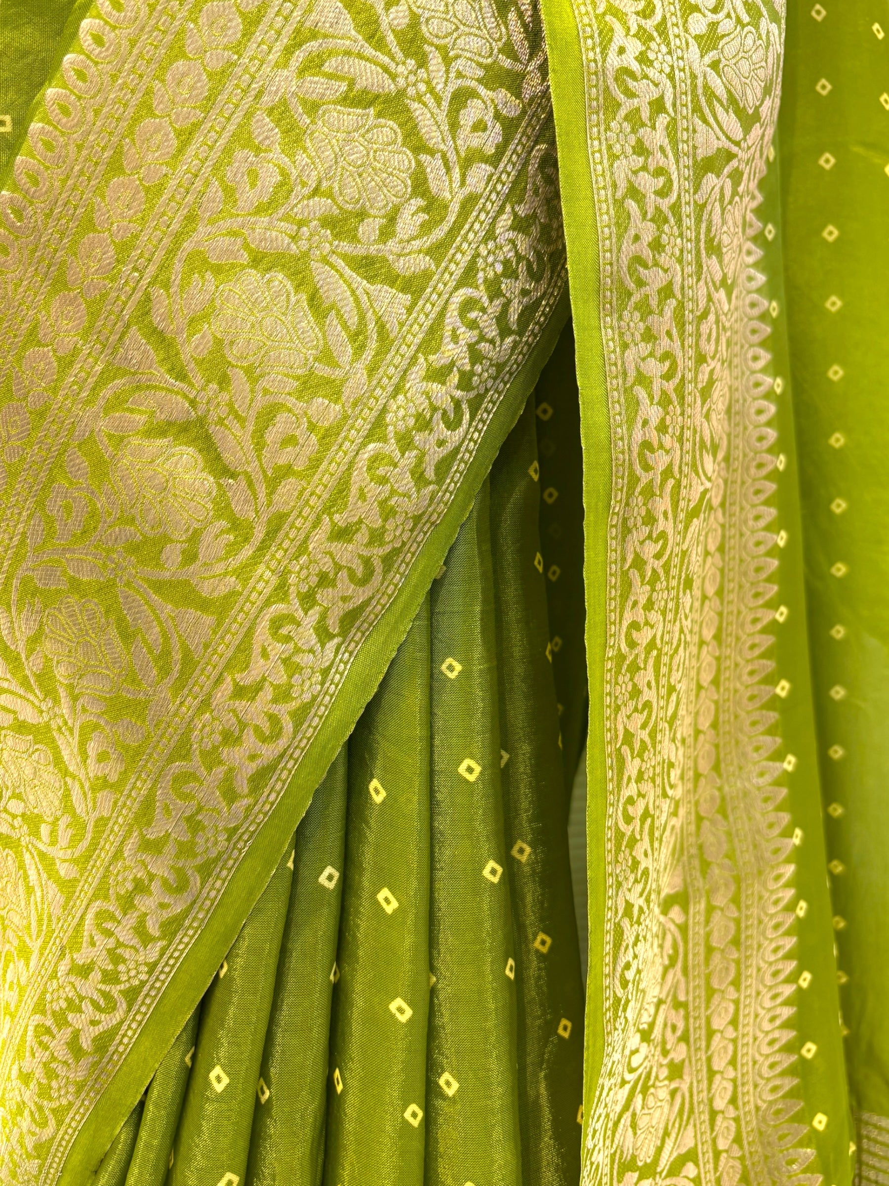Bandhani print soft organza saree - Parrot green