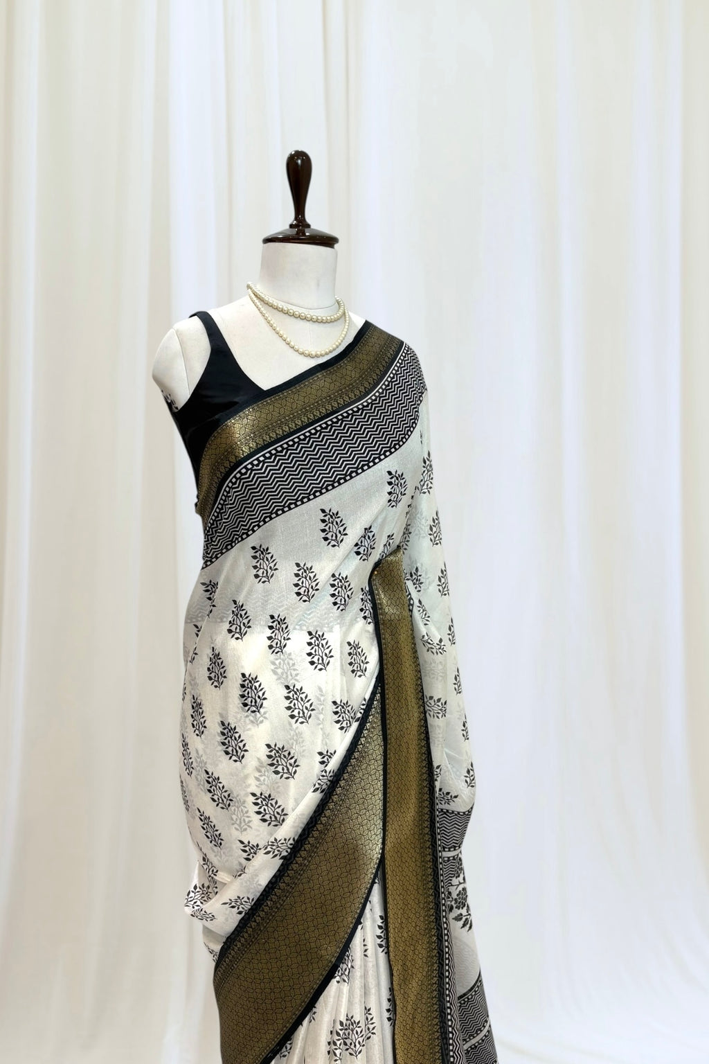 Block print muslin saree - Black