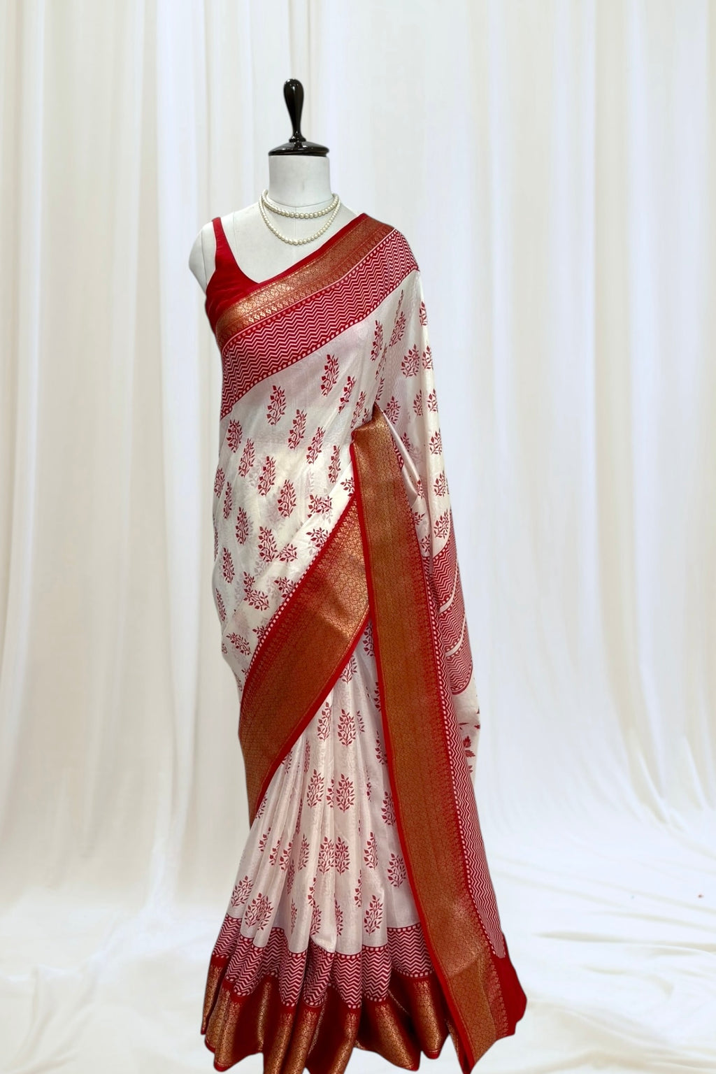 Block print muslin saree - Red
