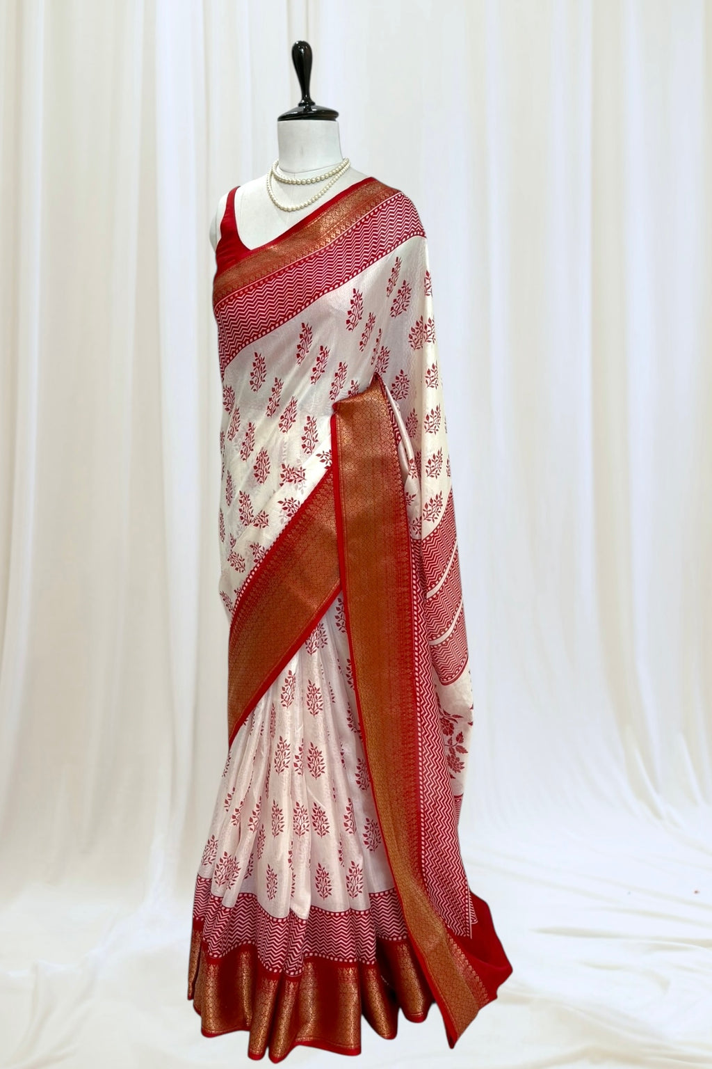 Block print muslin saree - Red
