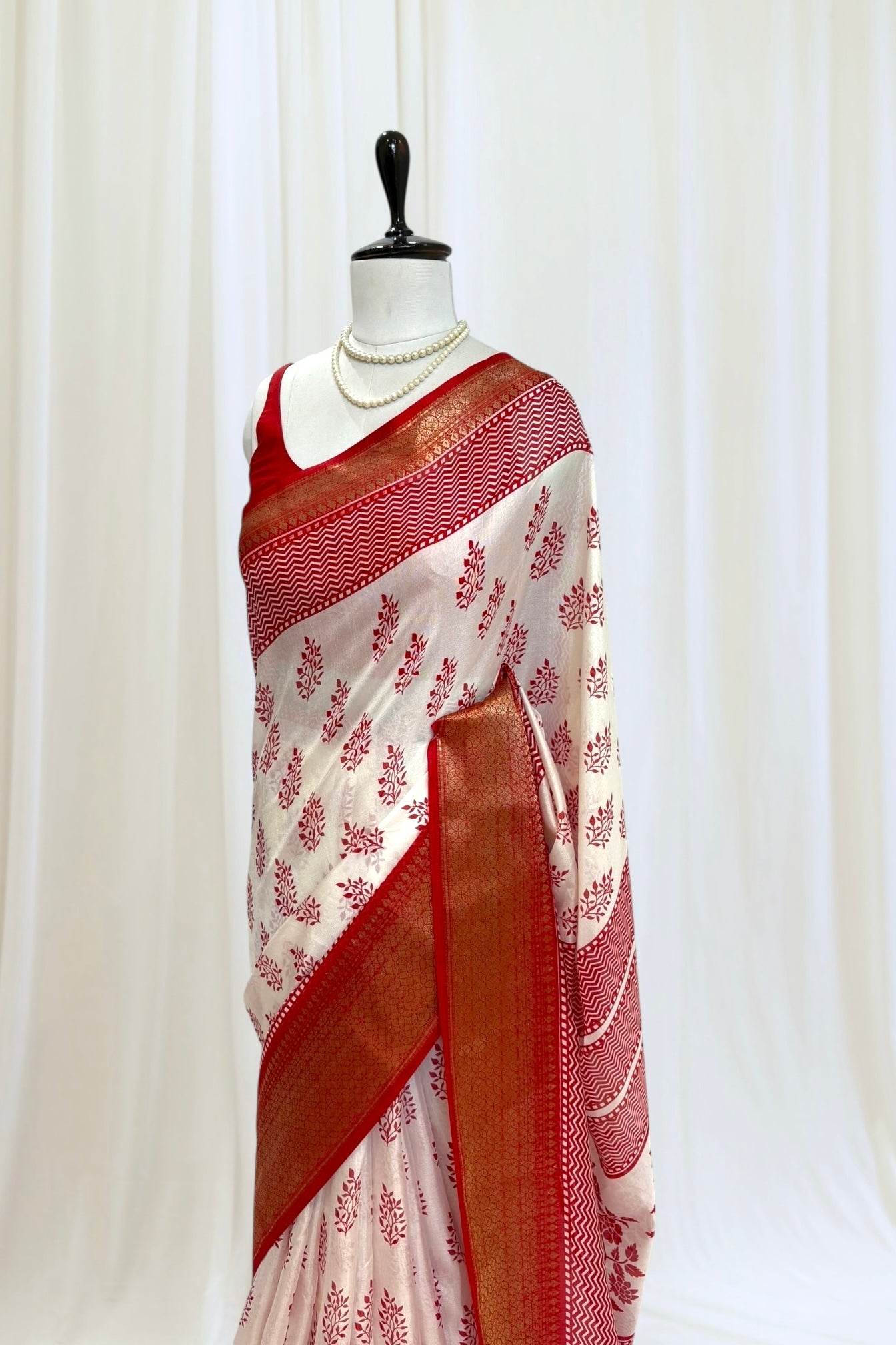 Block print muslin saree - Red