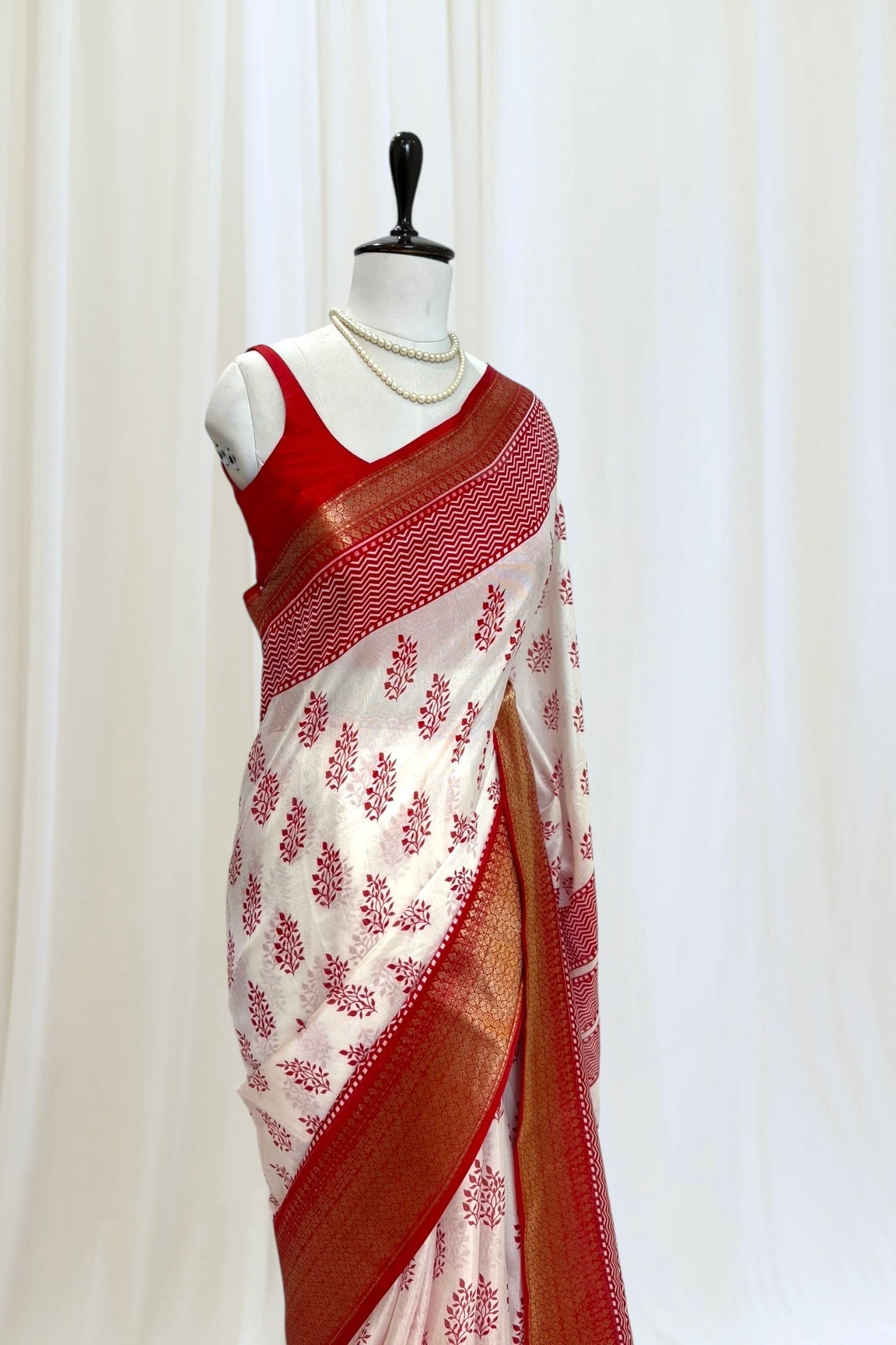 Block print muslin saree - Red