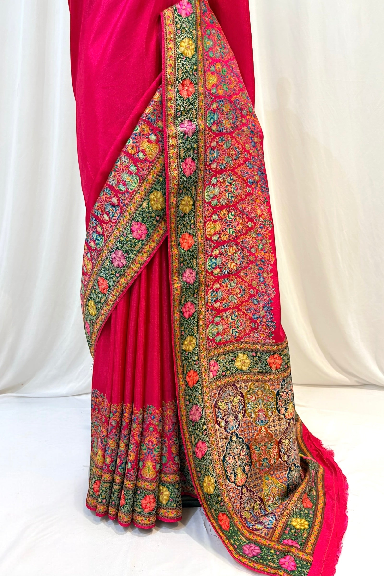 Position print soft silk saree - Pink